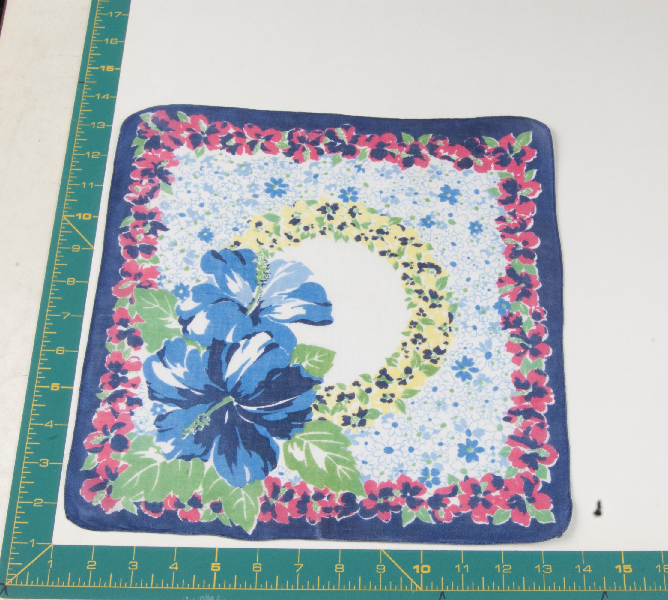 Floral vintage handkerchief - h0556