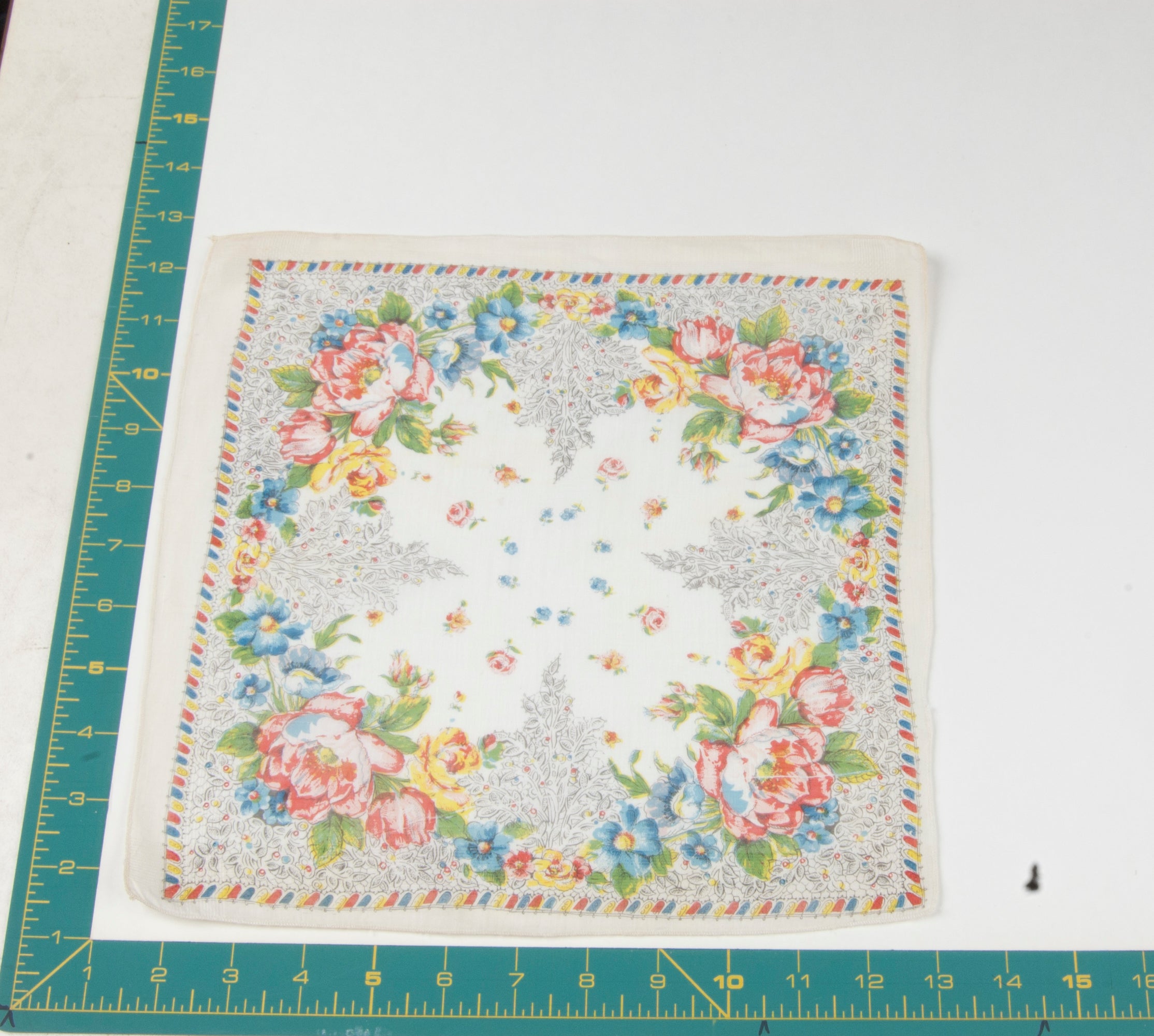 Floral vintage handkerchief - h0562