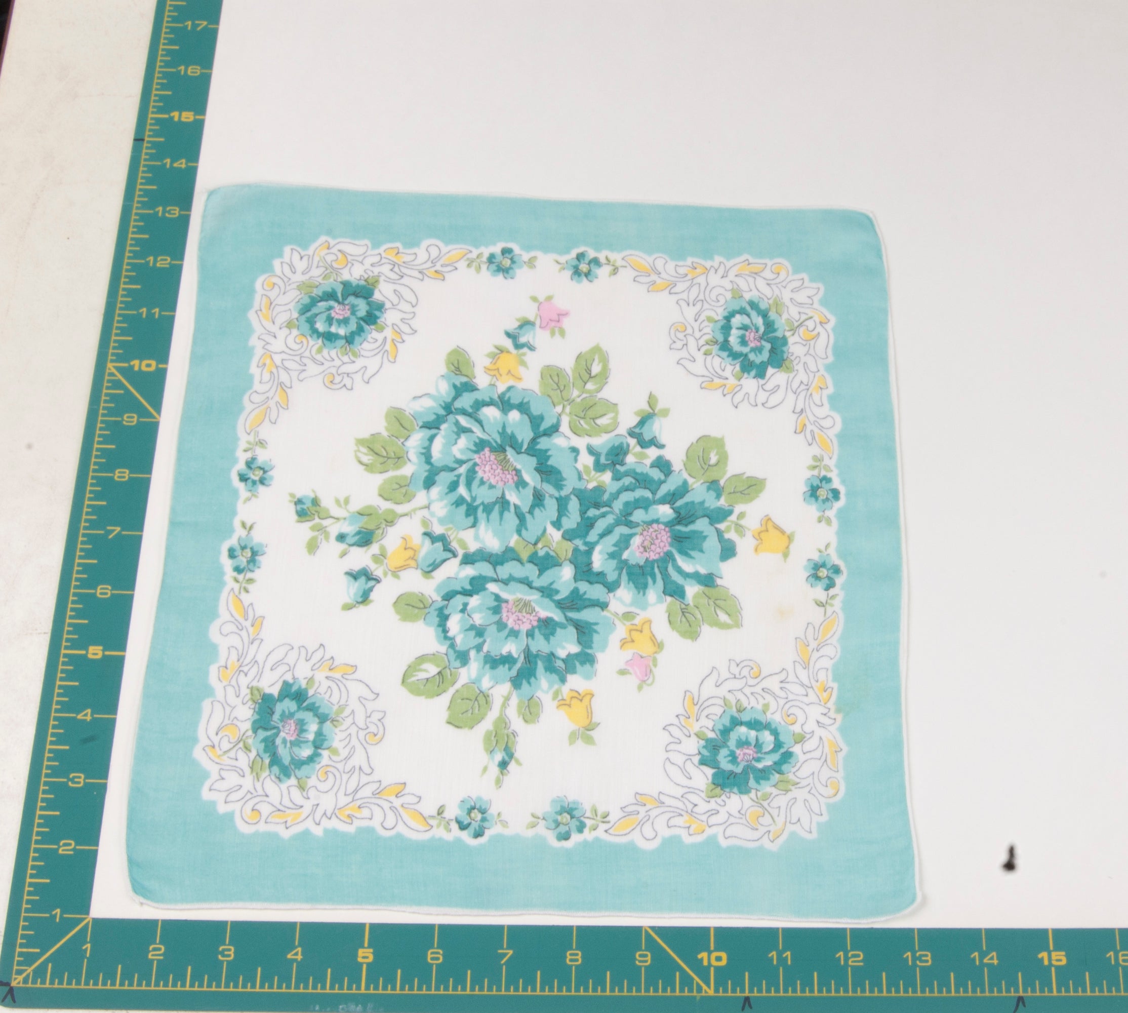 Floral vintage handkerchief - h0583