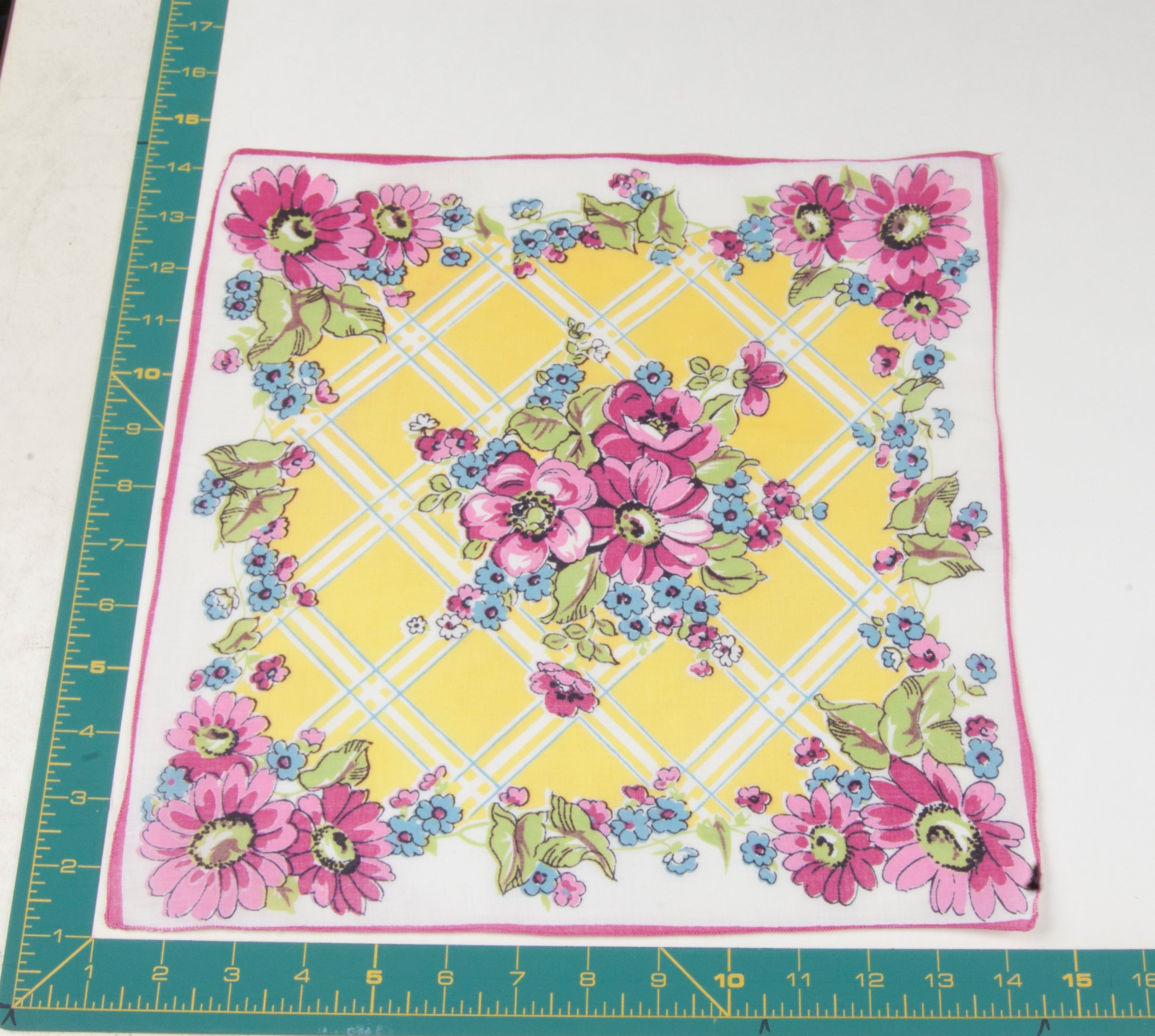 Floral vintage handkerchief - h0587