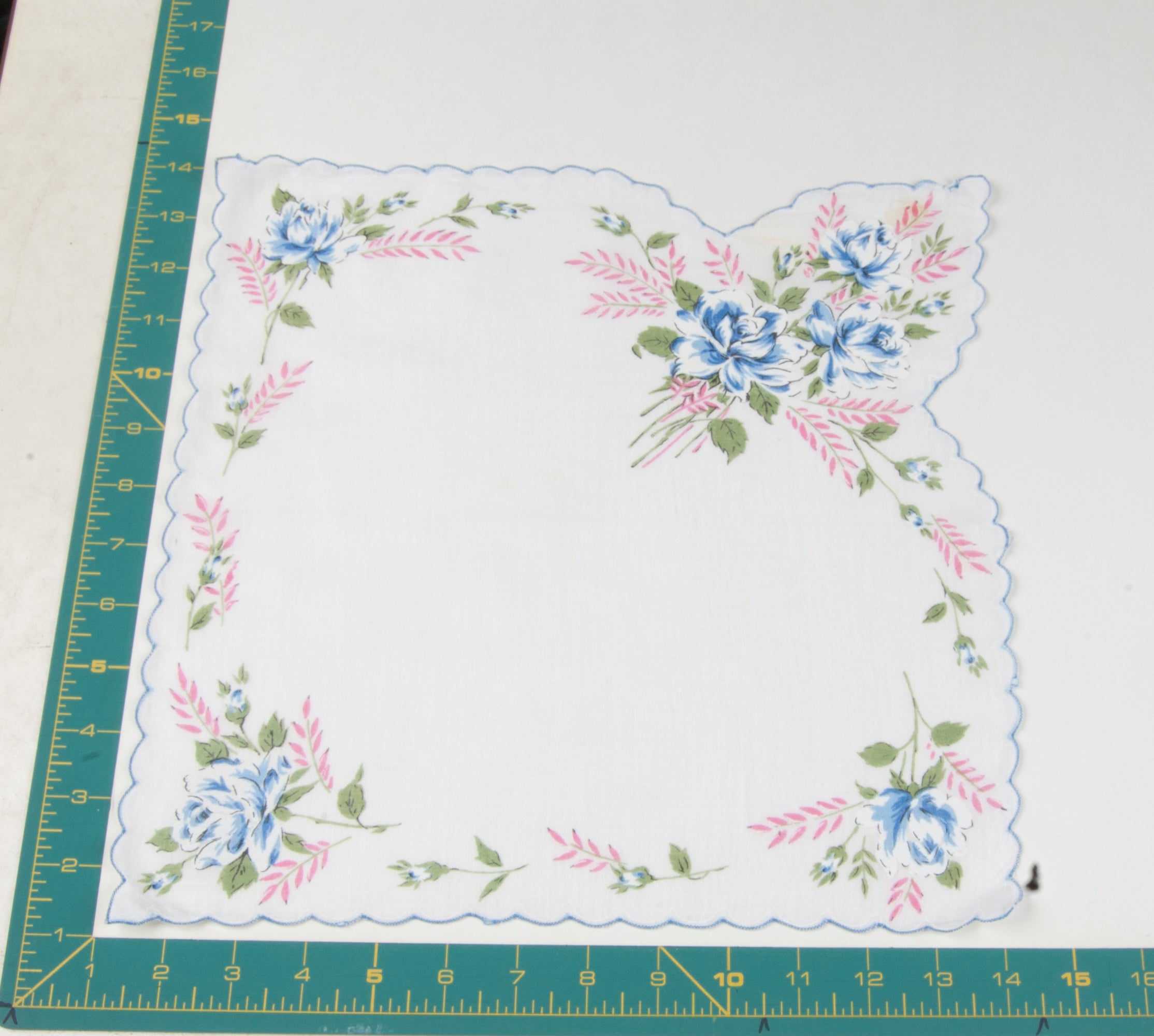 Floral vintage handkerchief - h0628