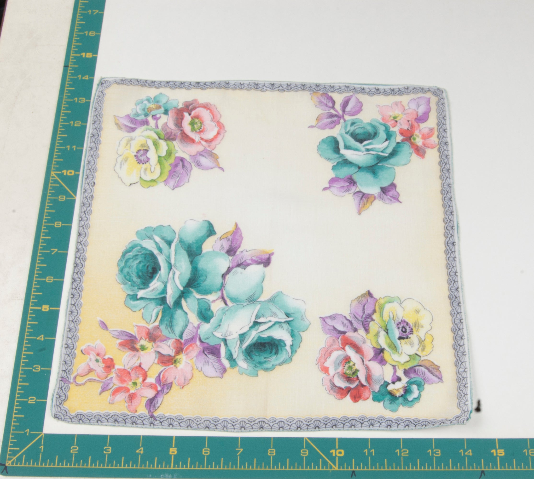 Floral vintage handkerchief - h0631