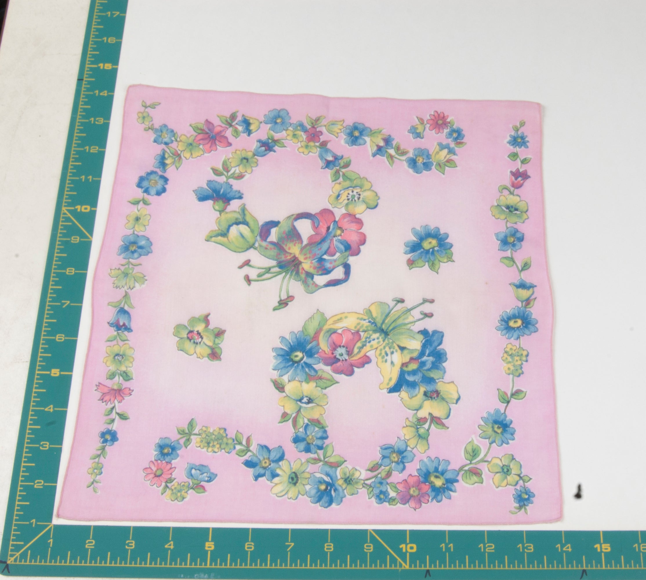 Floral vintage handkerchief - h0660