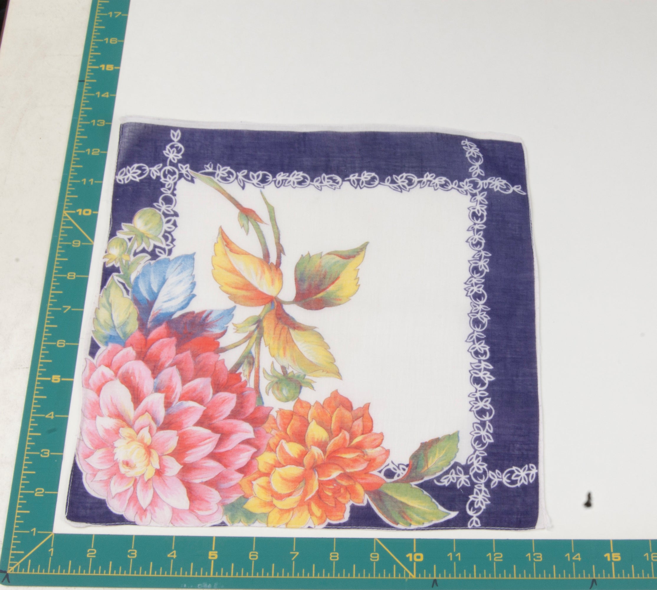 Floral vintage handkerchief - h0670