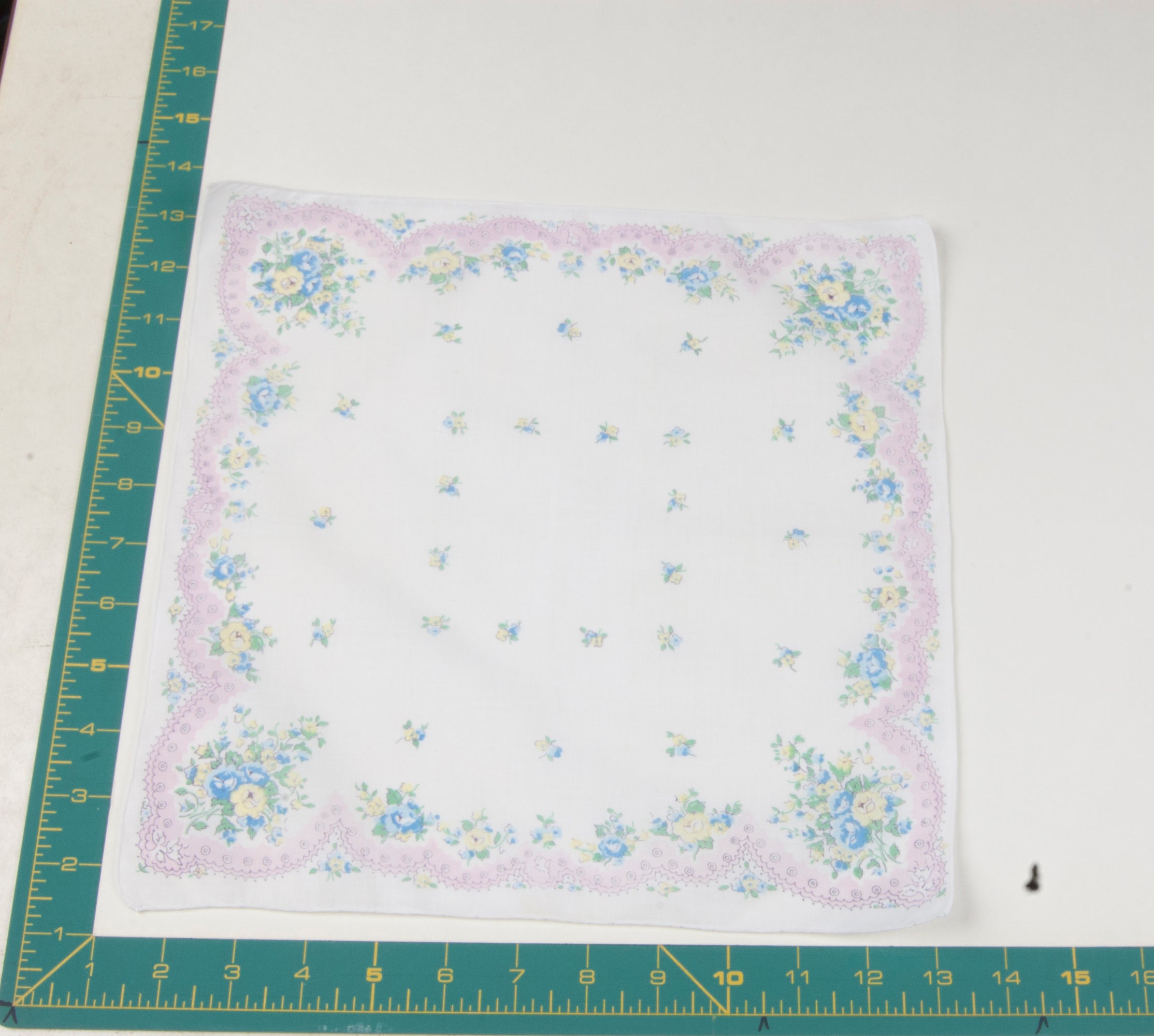 Floral vintage handkerchief - h0674
