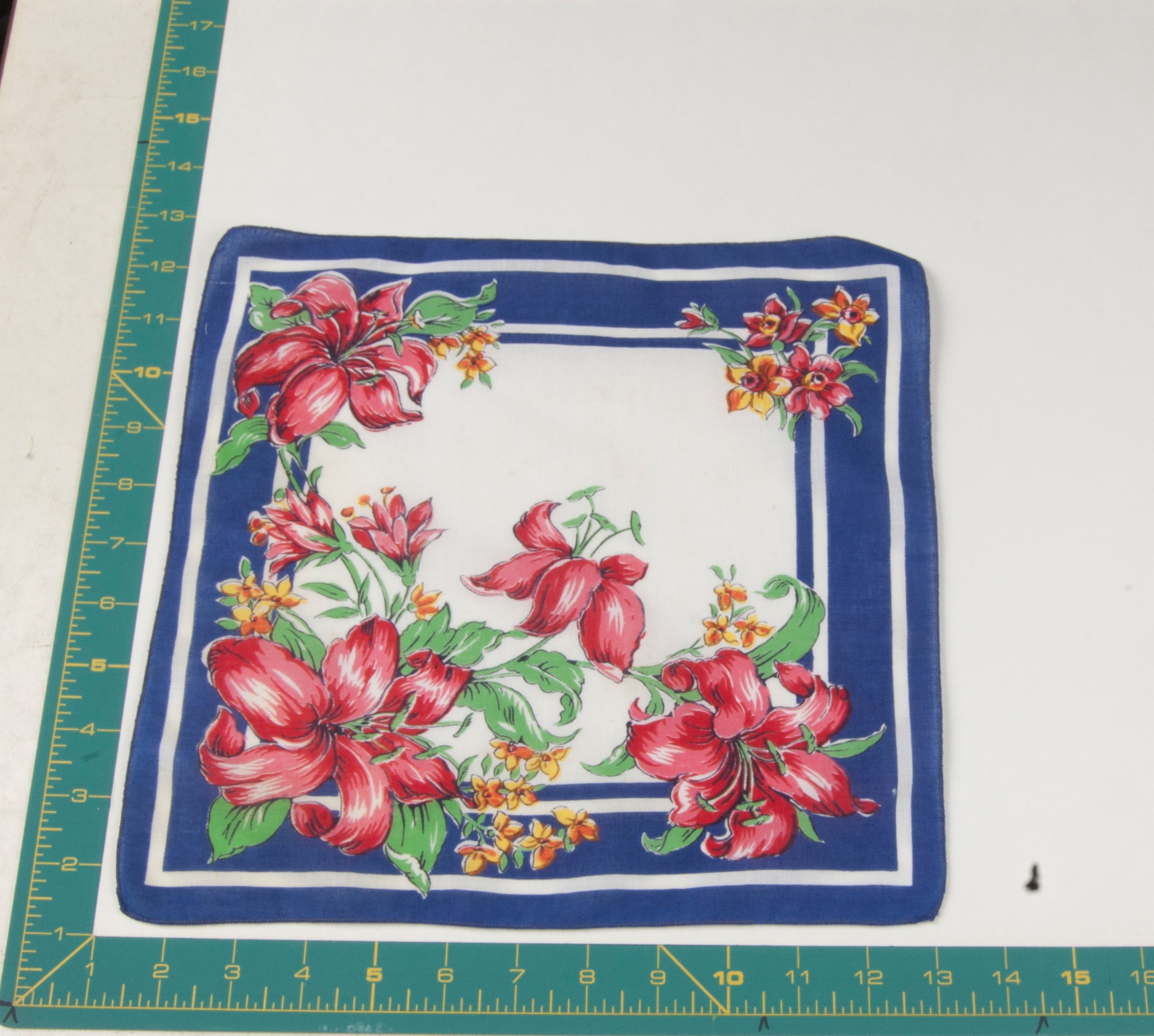 Floral vintage handkerchief - h0676