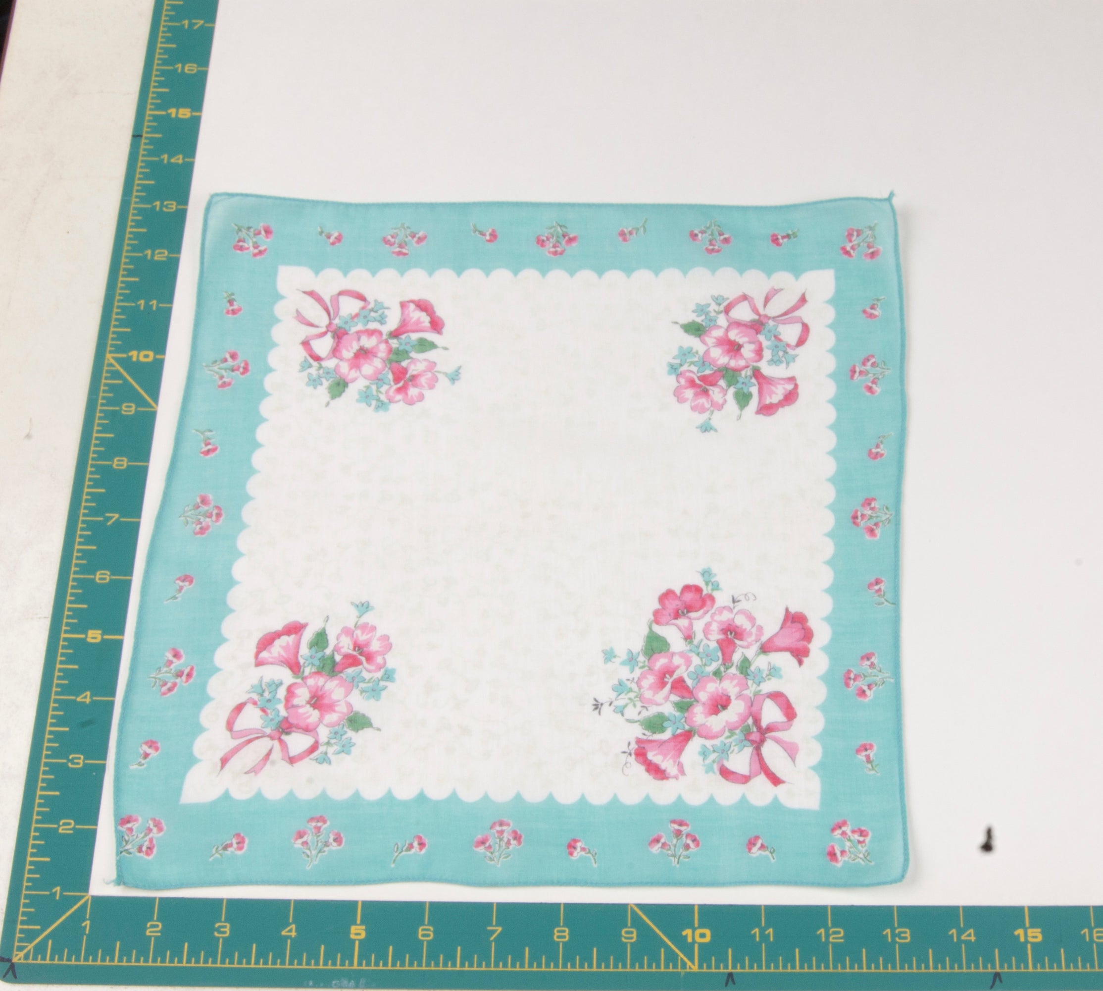 Floral vintage handkerchief - h0677