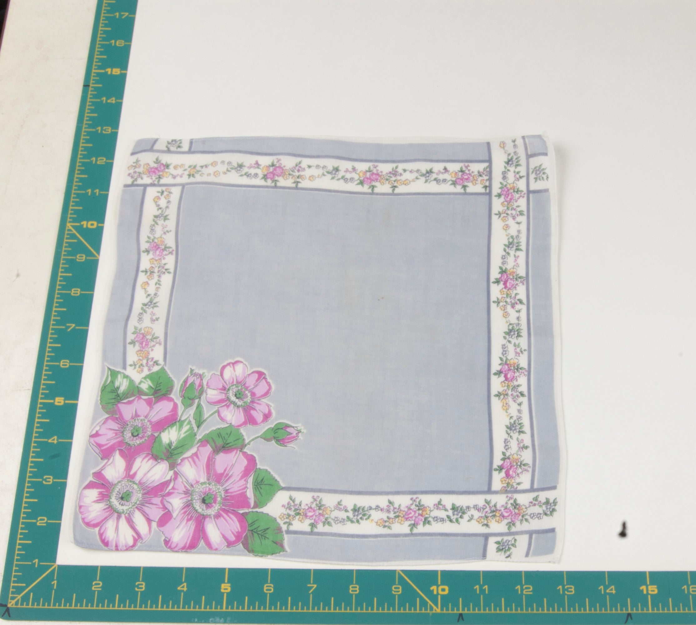 Floral vintage handkerchief - h0679