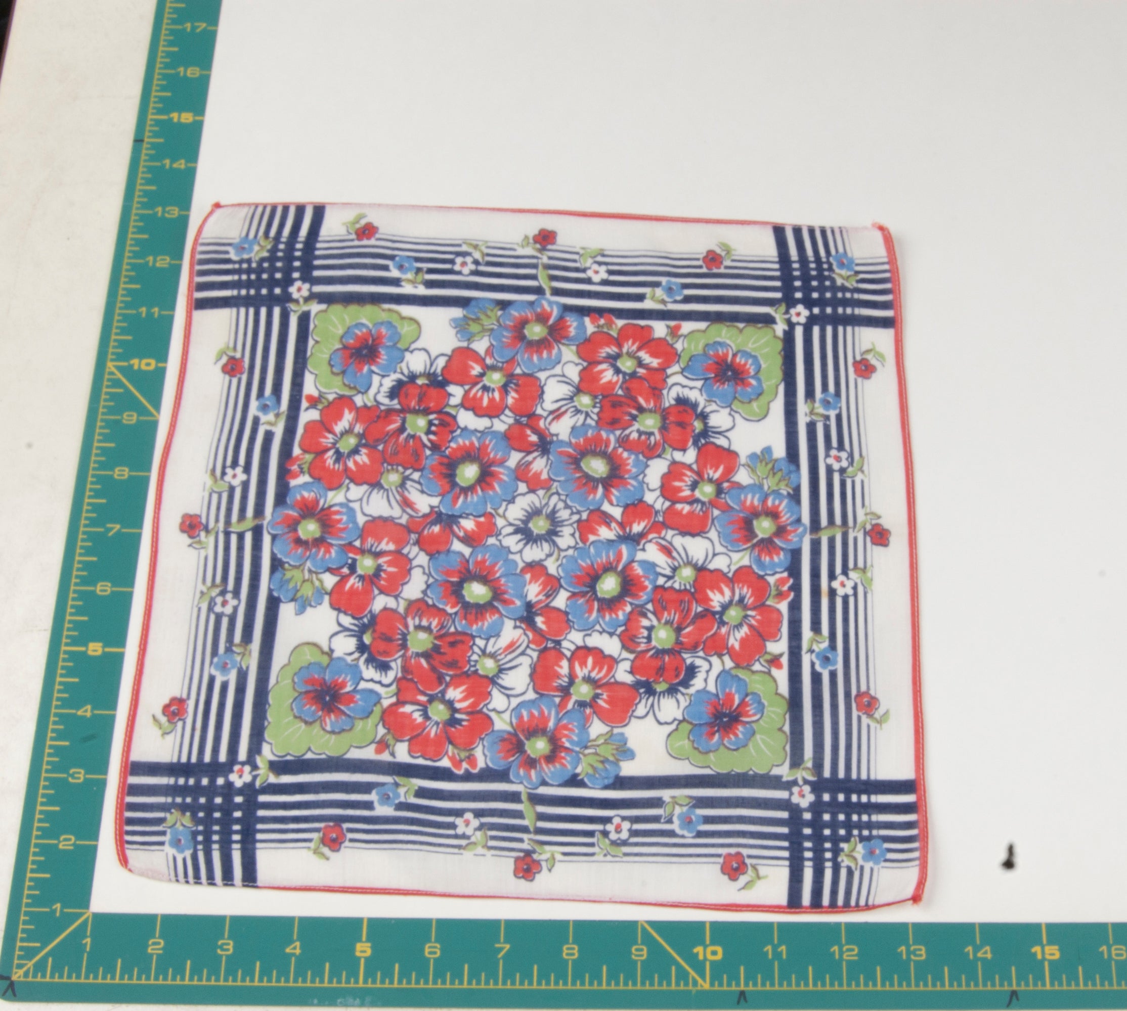 Floral vintage handkerchief - h0709