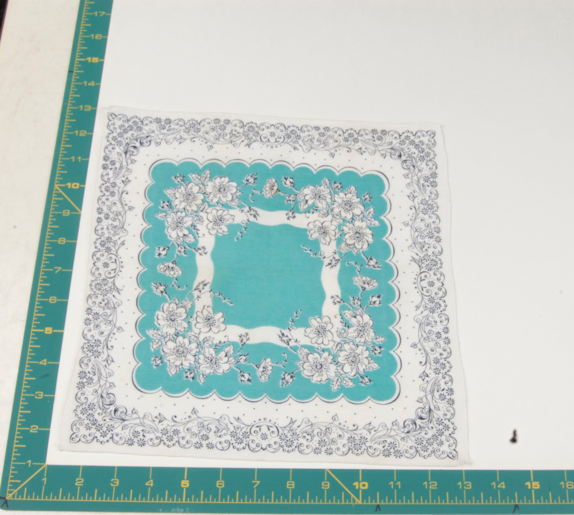 Floral vintage handkerchief - h0718