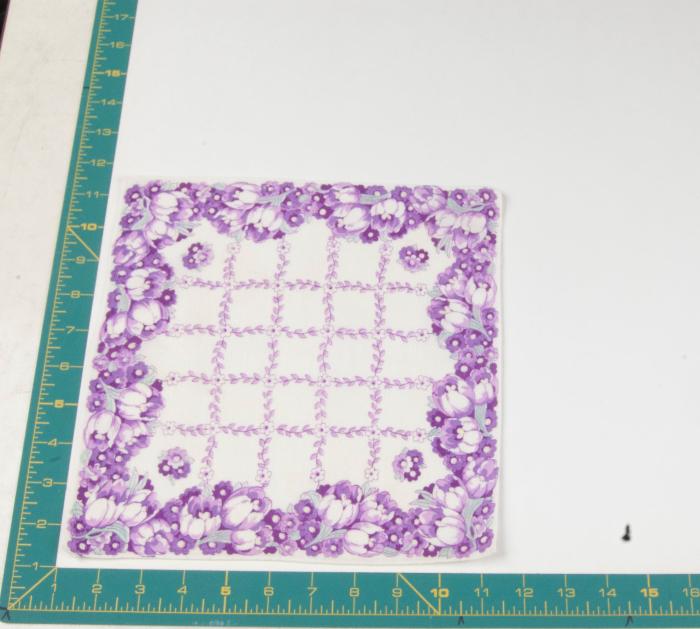 Floral vintage handkerchief - h0722