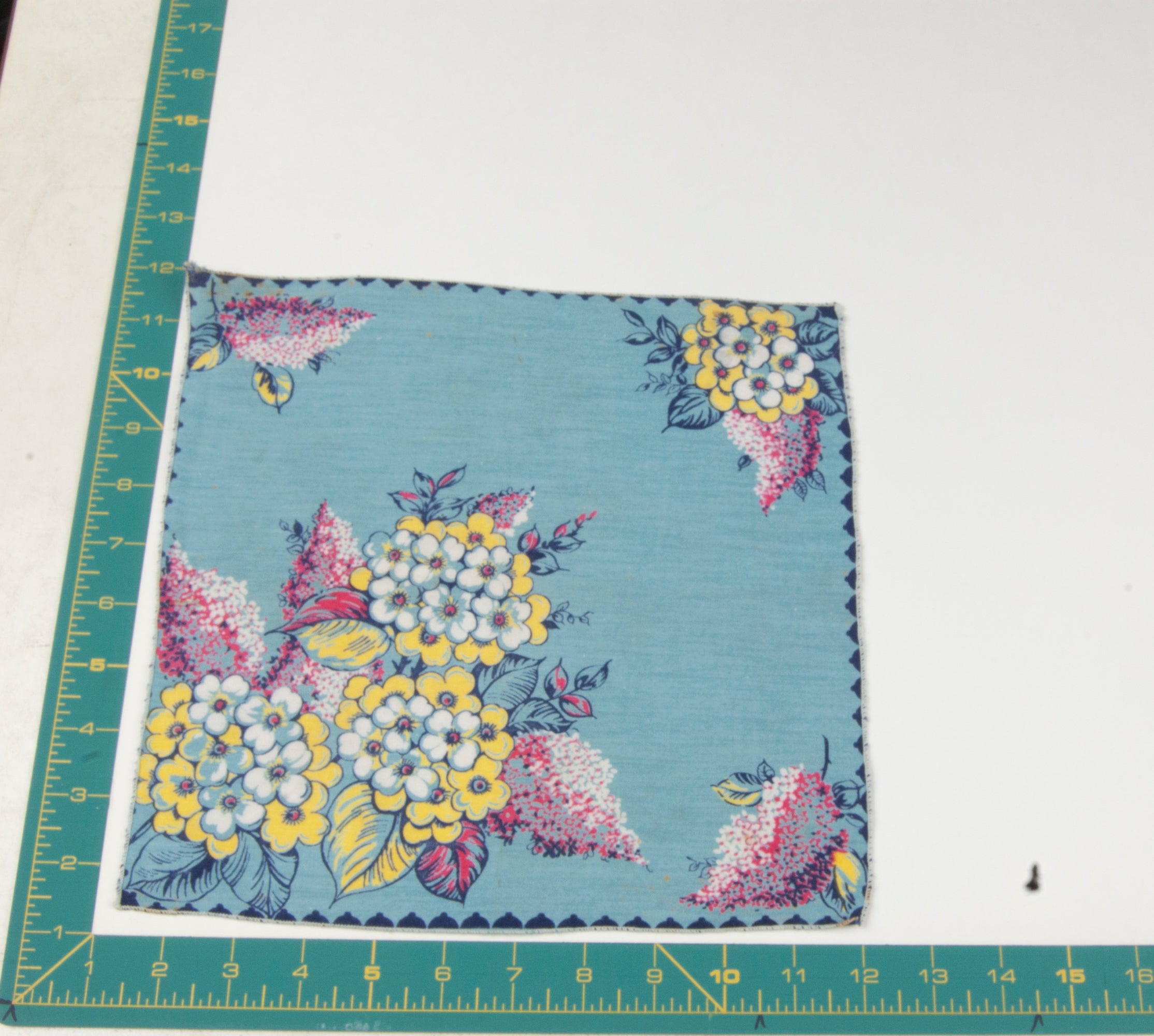 Floral vintage handkerchief - h0733