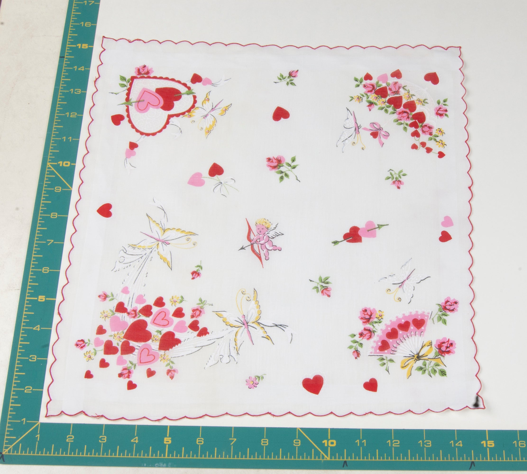 Heart/Valentines vintage handkerchief - h0004