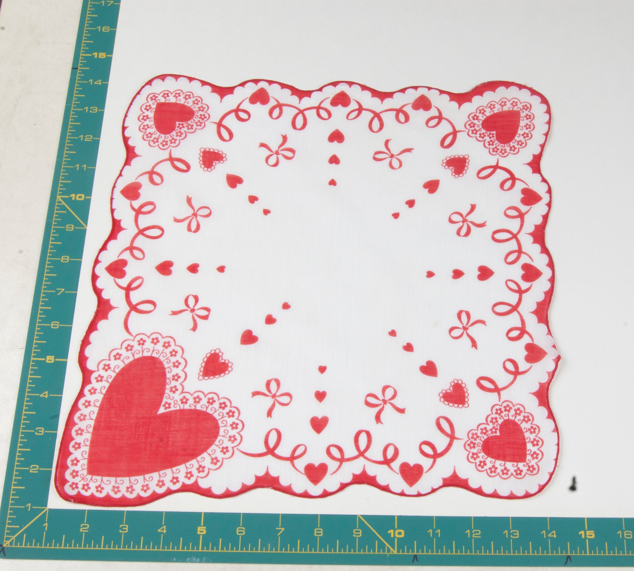 Heart/Valentines vintage handkerchief - h0005