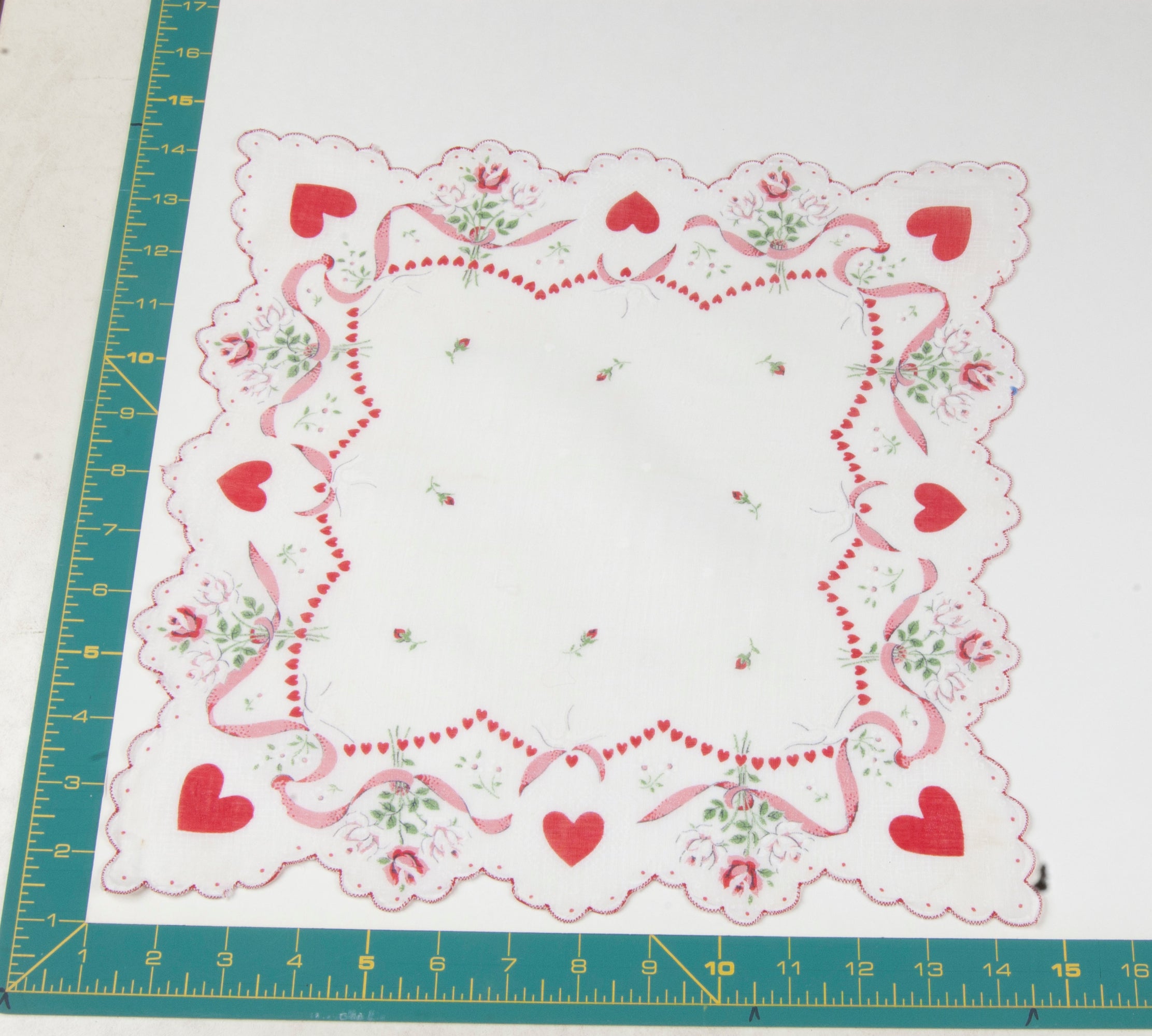 Heart/Valentines vintage handkerchief - h0014