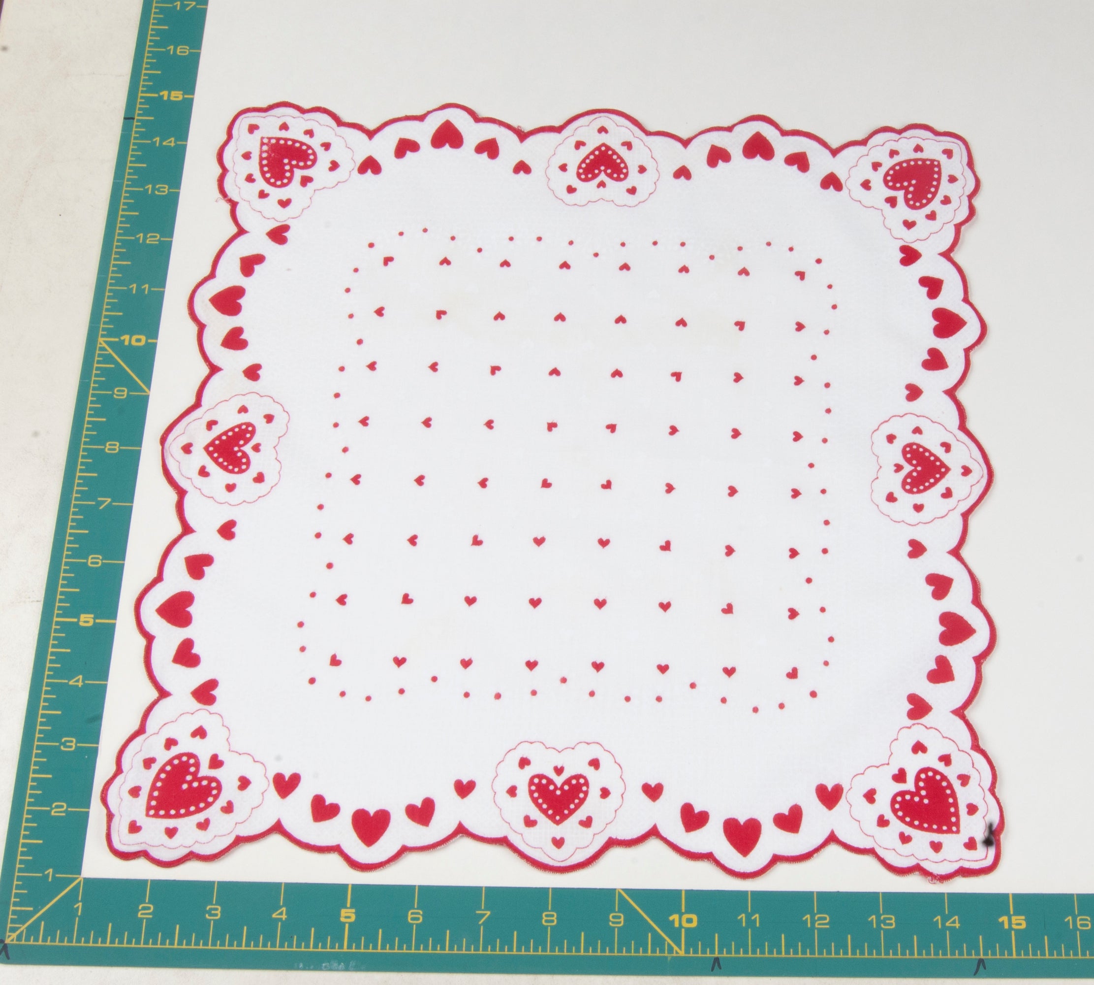 Heart/Valentines vintage handkerchief - h0015