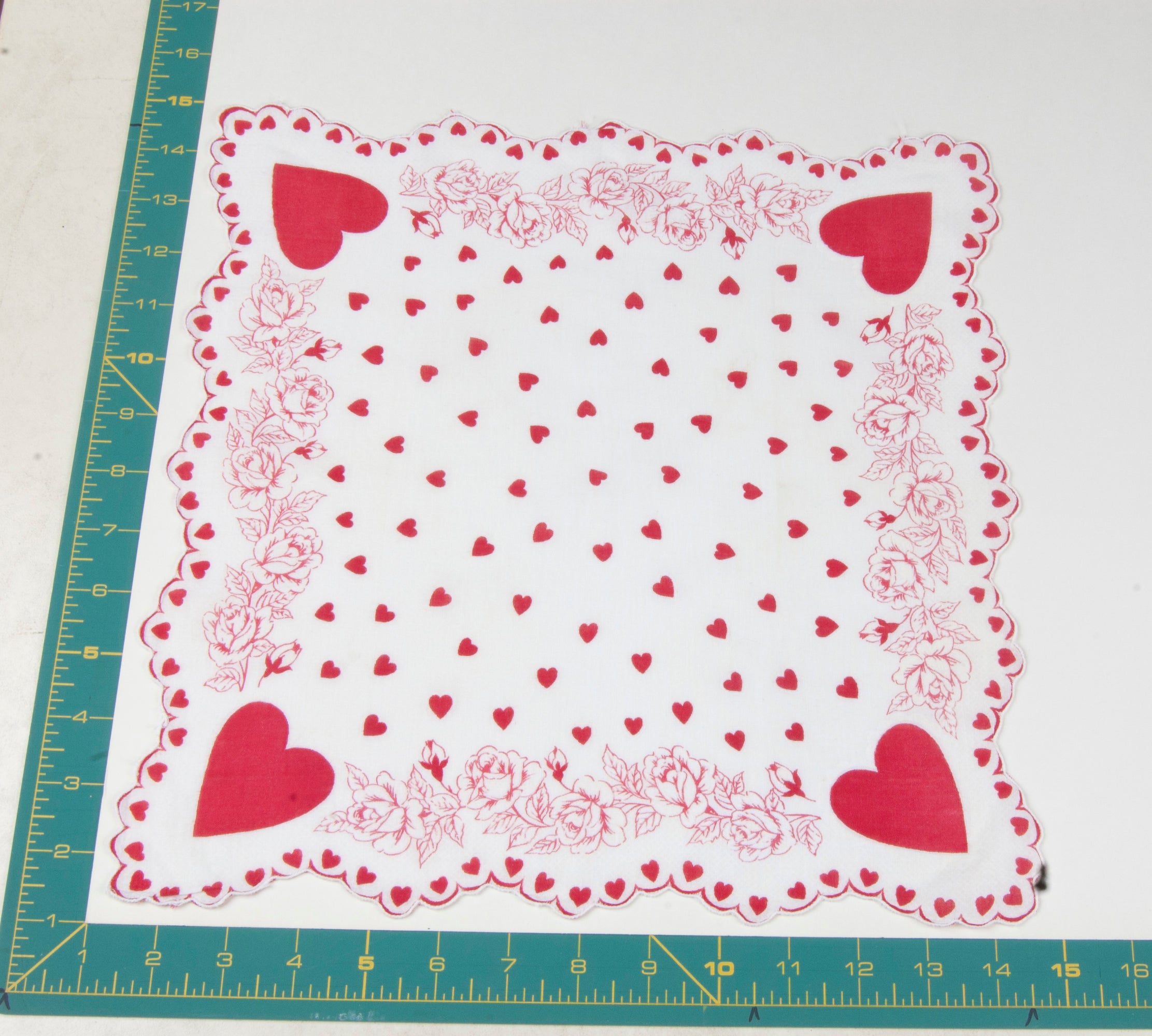 Heart/Valentines vintage handkerchief - h0018