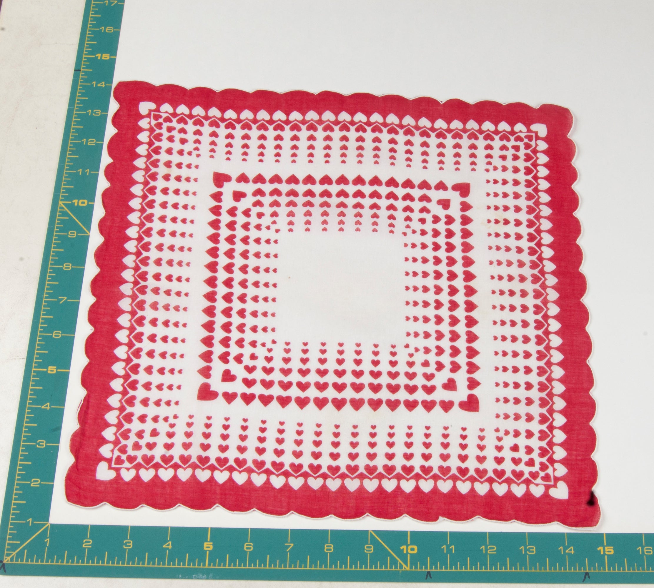 Heart/Valentines vintage handkerchief - h0022