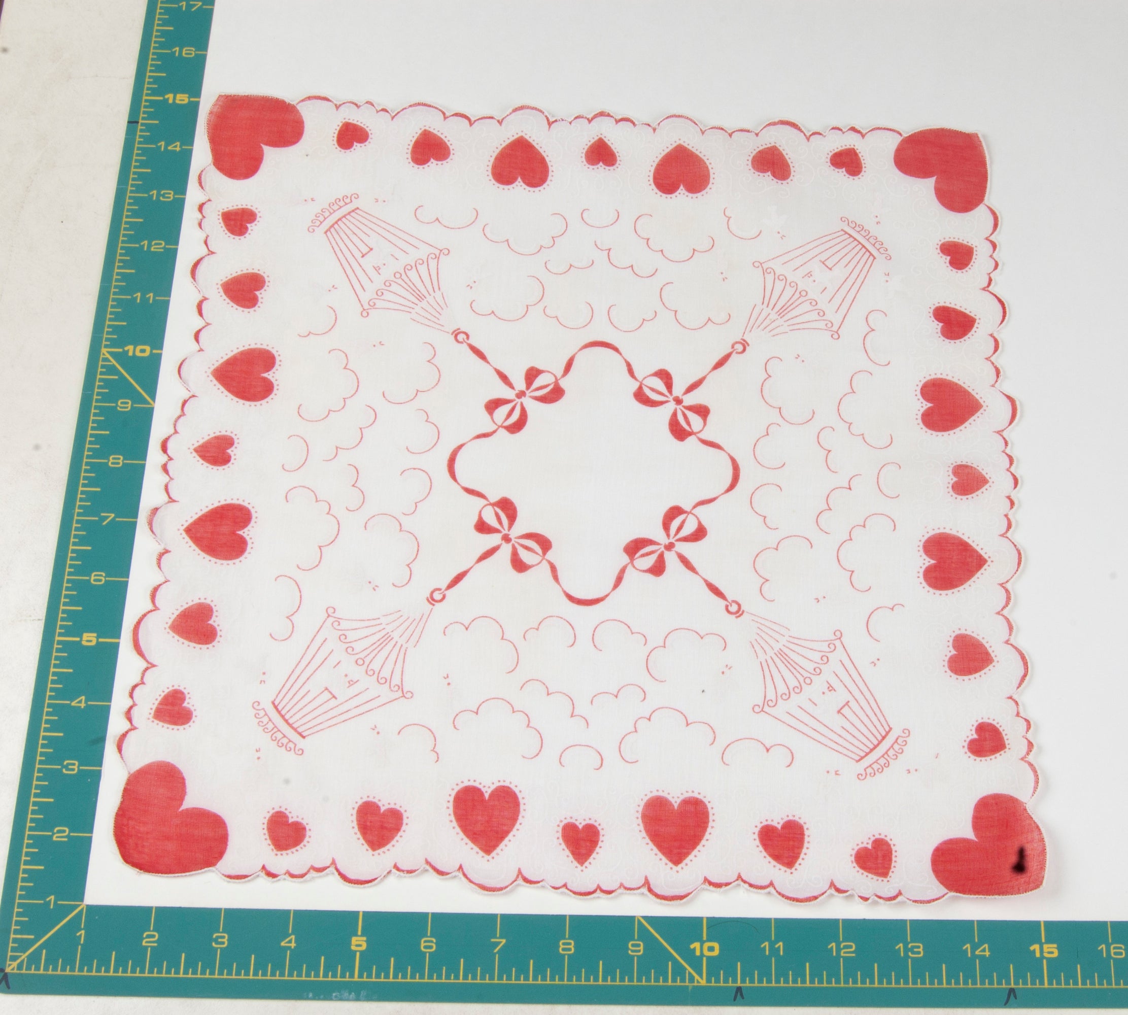 Heart/Valentines vintage handkerchief - h0023