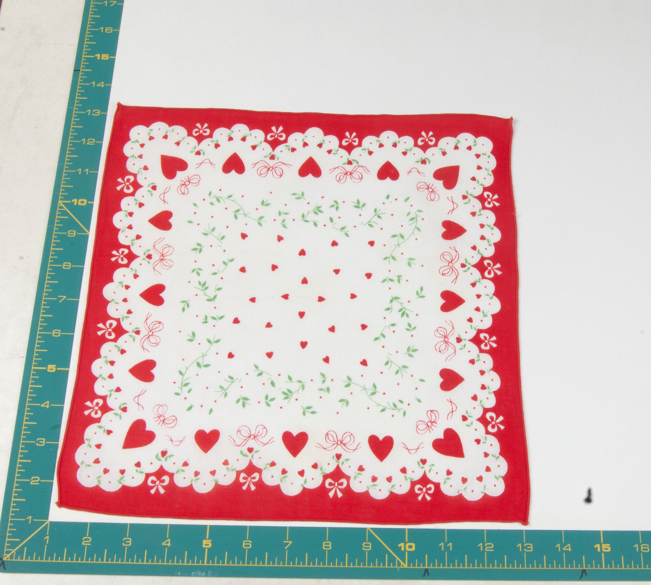Heart/Valentines vintage handkerchief - h0026