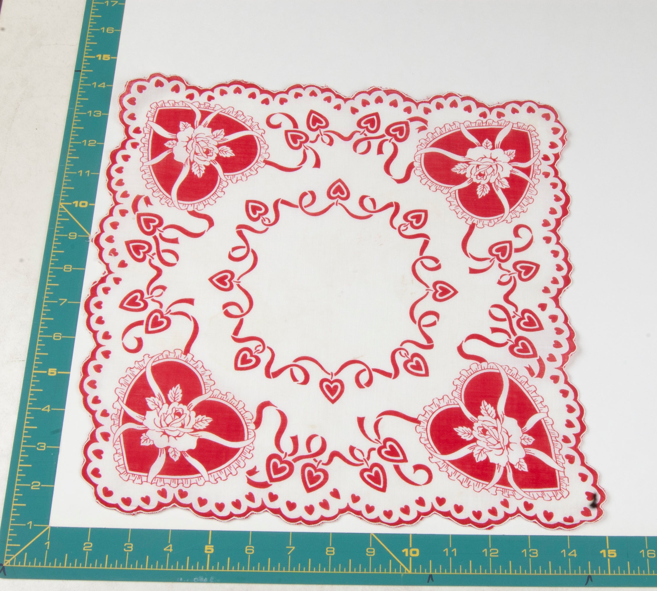 Heart/Valentines vintage handkerchief - h0037