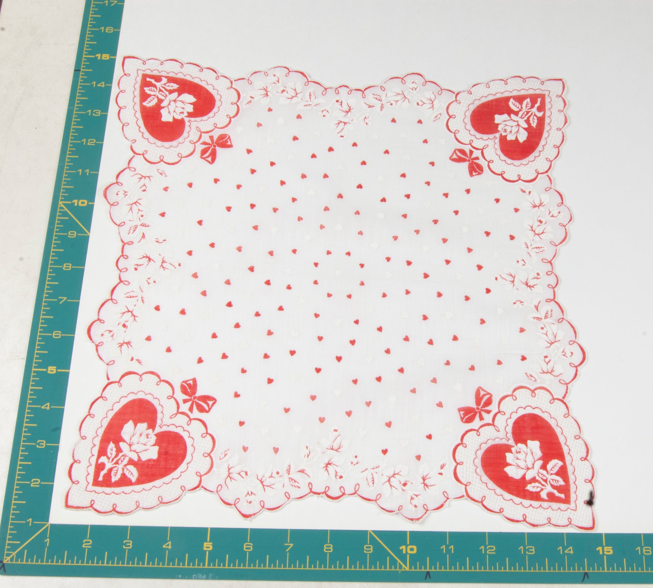 Heart/Valentines vintage handkerchief - h0038