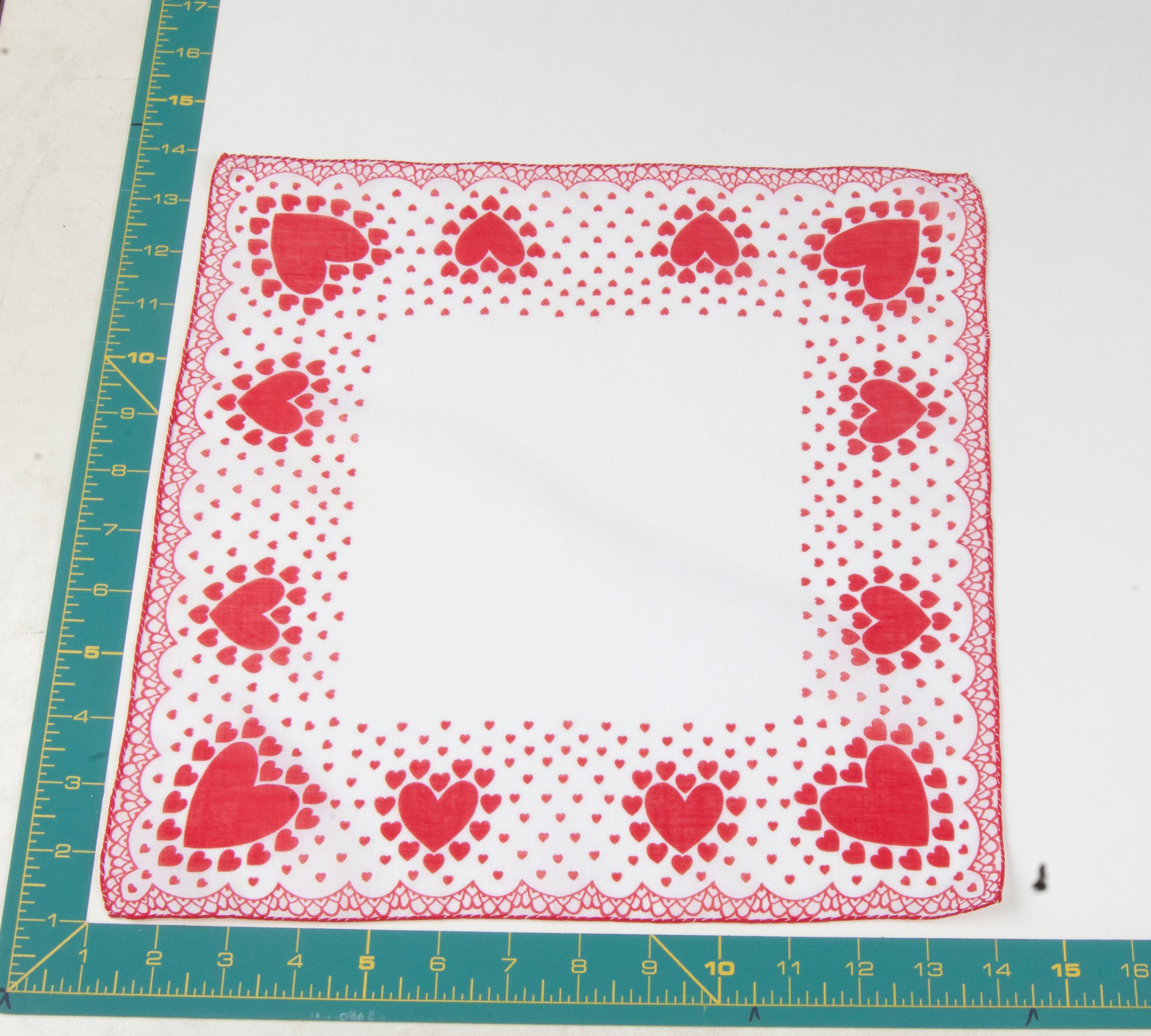 Heart/Valentines vintage handkerchief - h0040