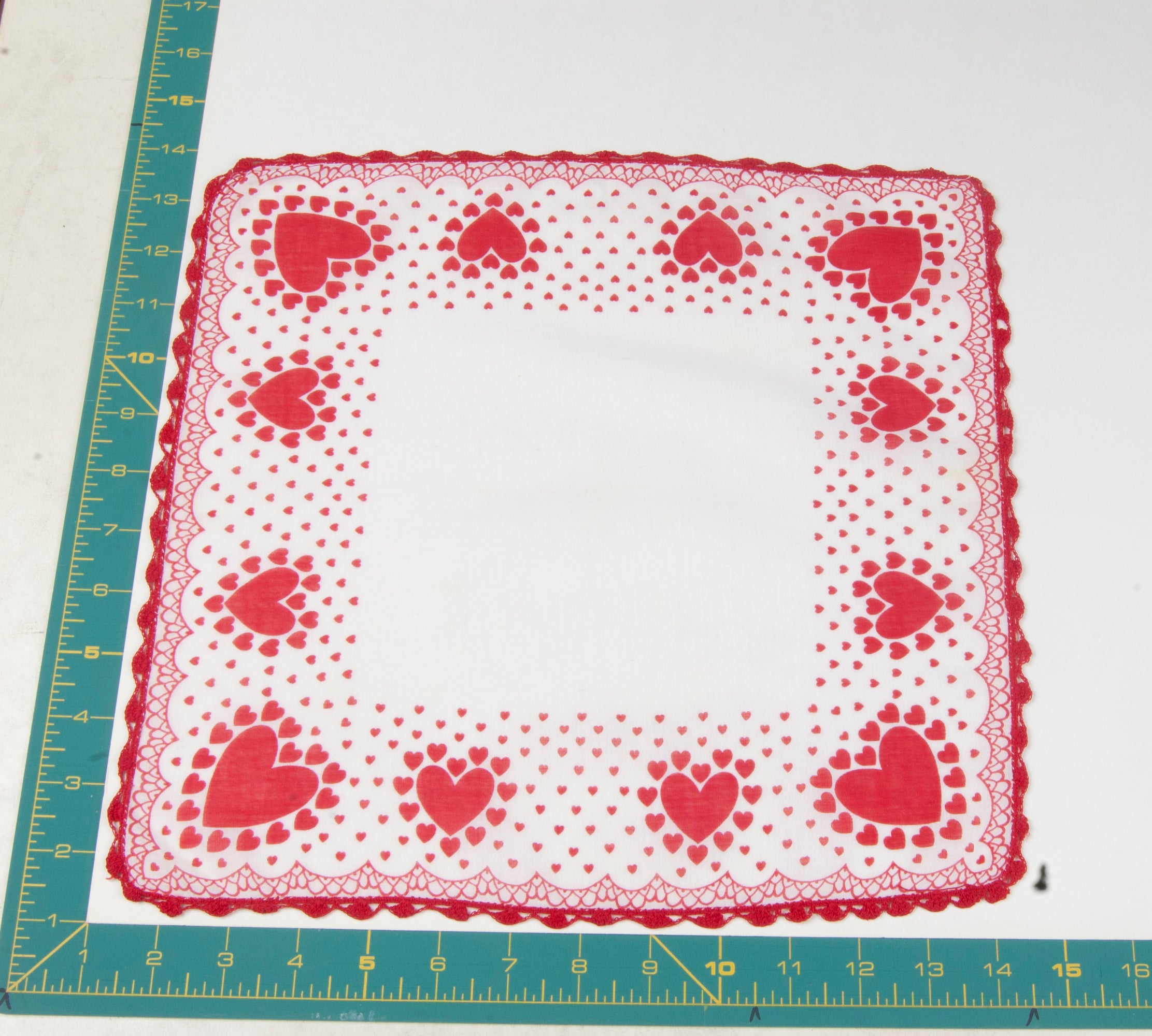 Heart/Valentines vintage handkerchief - h0041