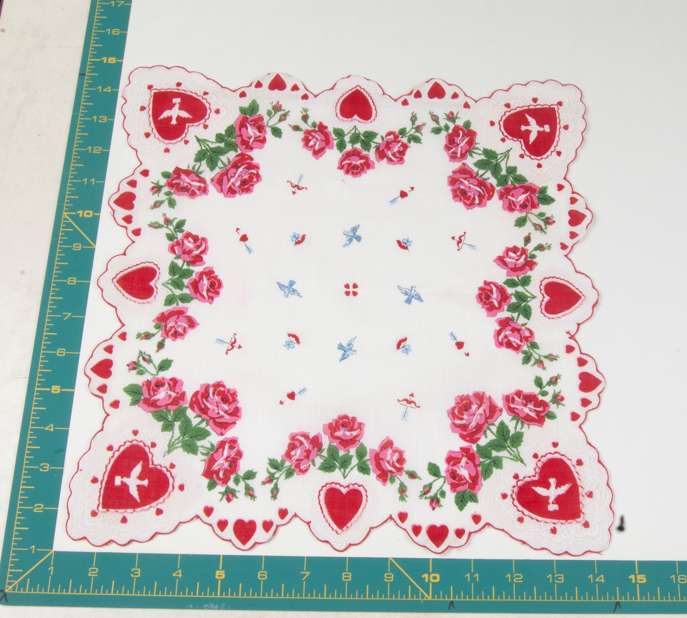 Heart/Valentines vintage handkerchief - h0043