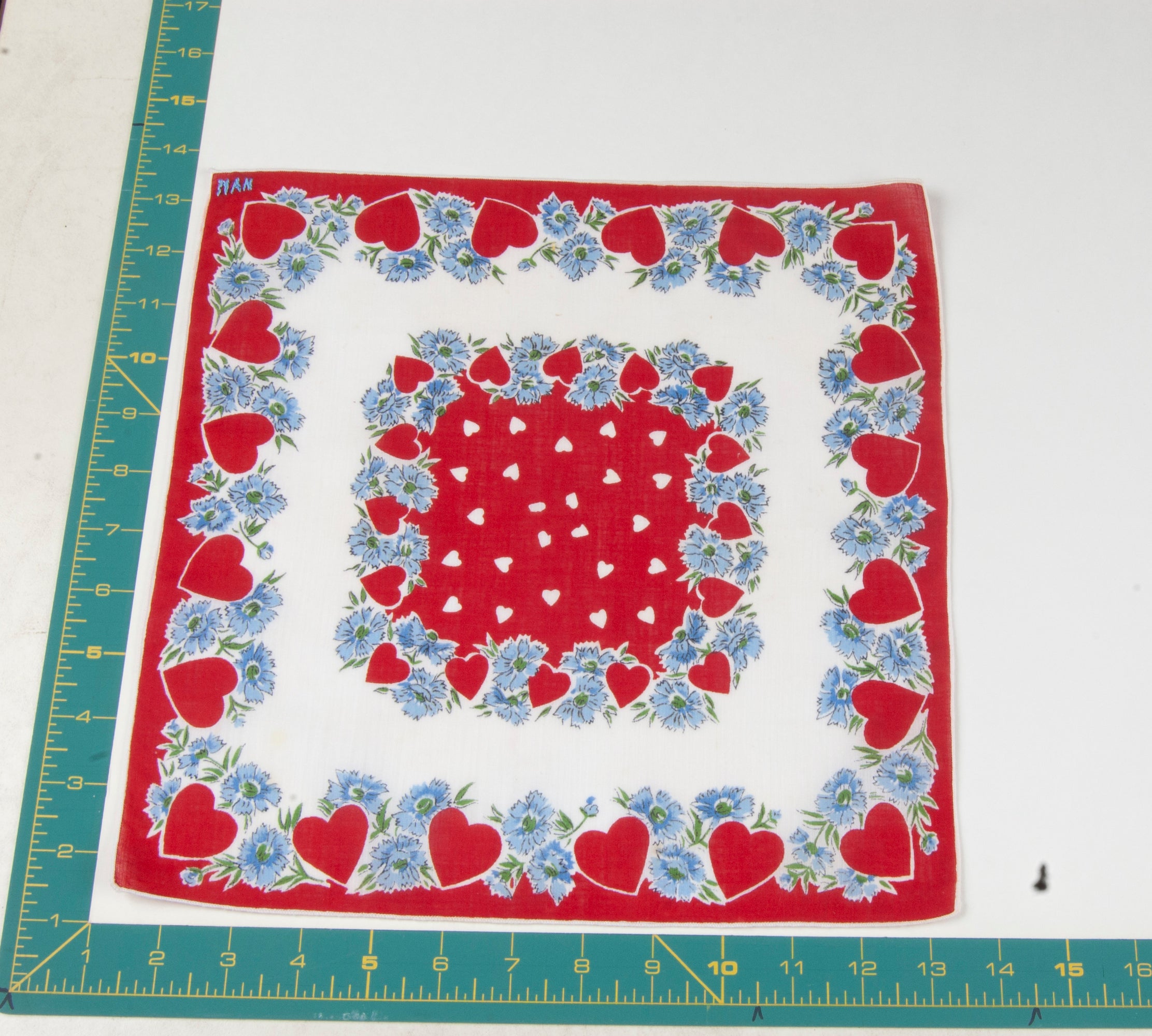 Heart/Valentines vintage handkerchief - h0049