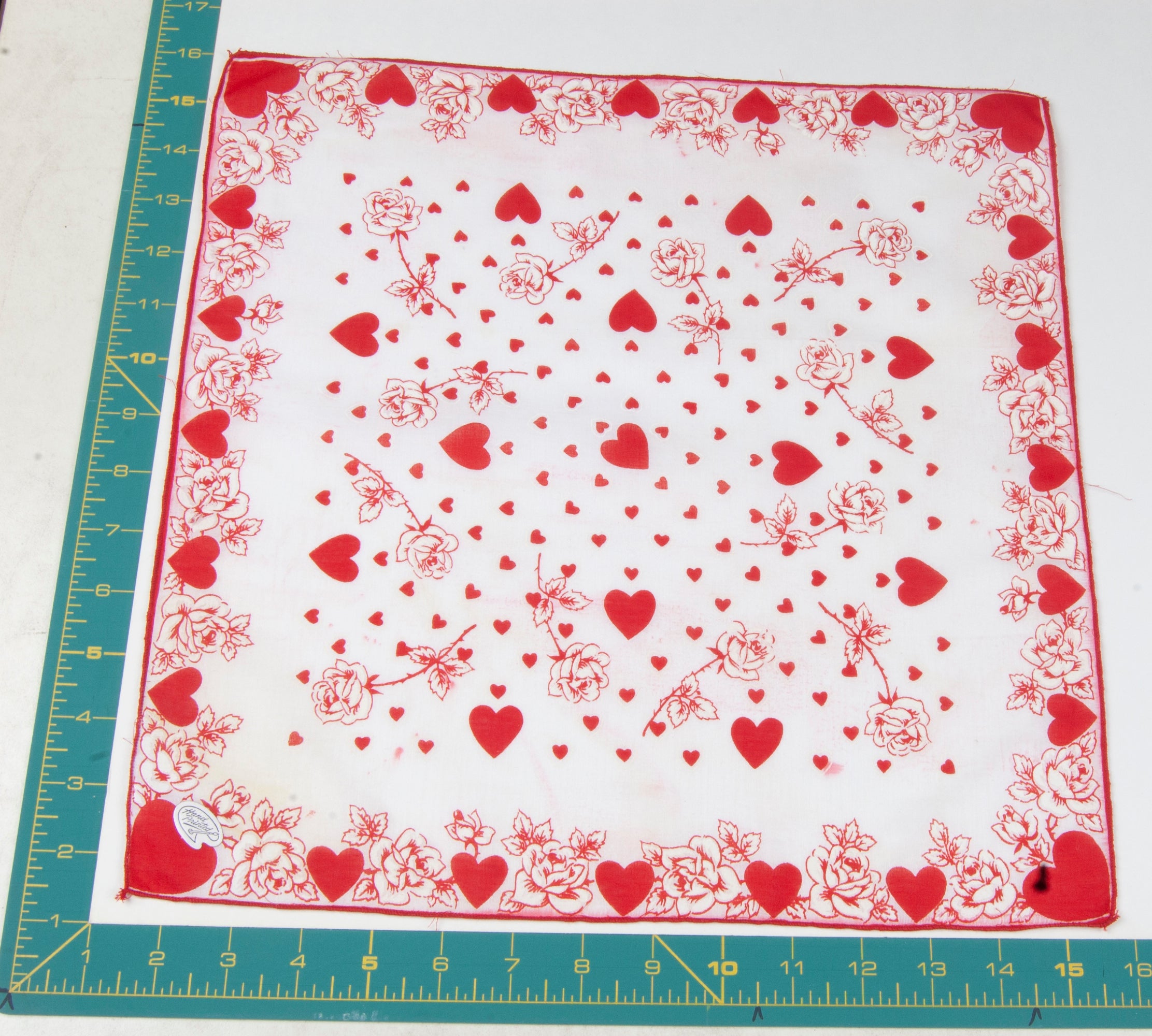 Heart/Valentines vintage handkerchief - h0051