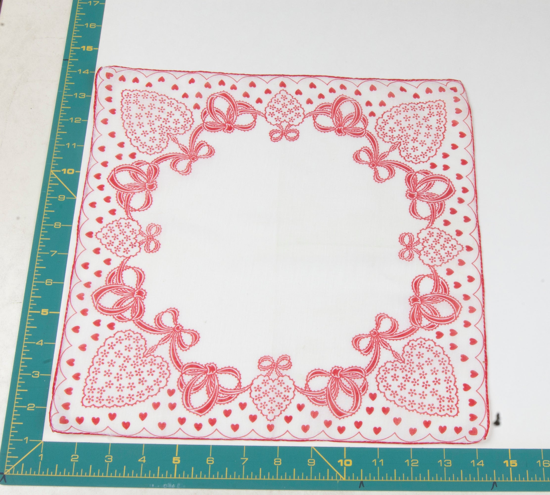 Heart/Valentines vintage handkerchief - h0052