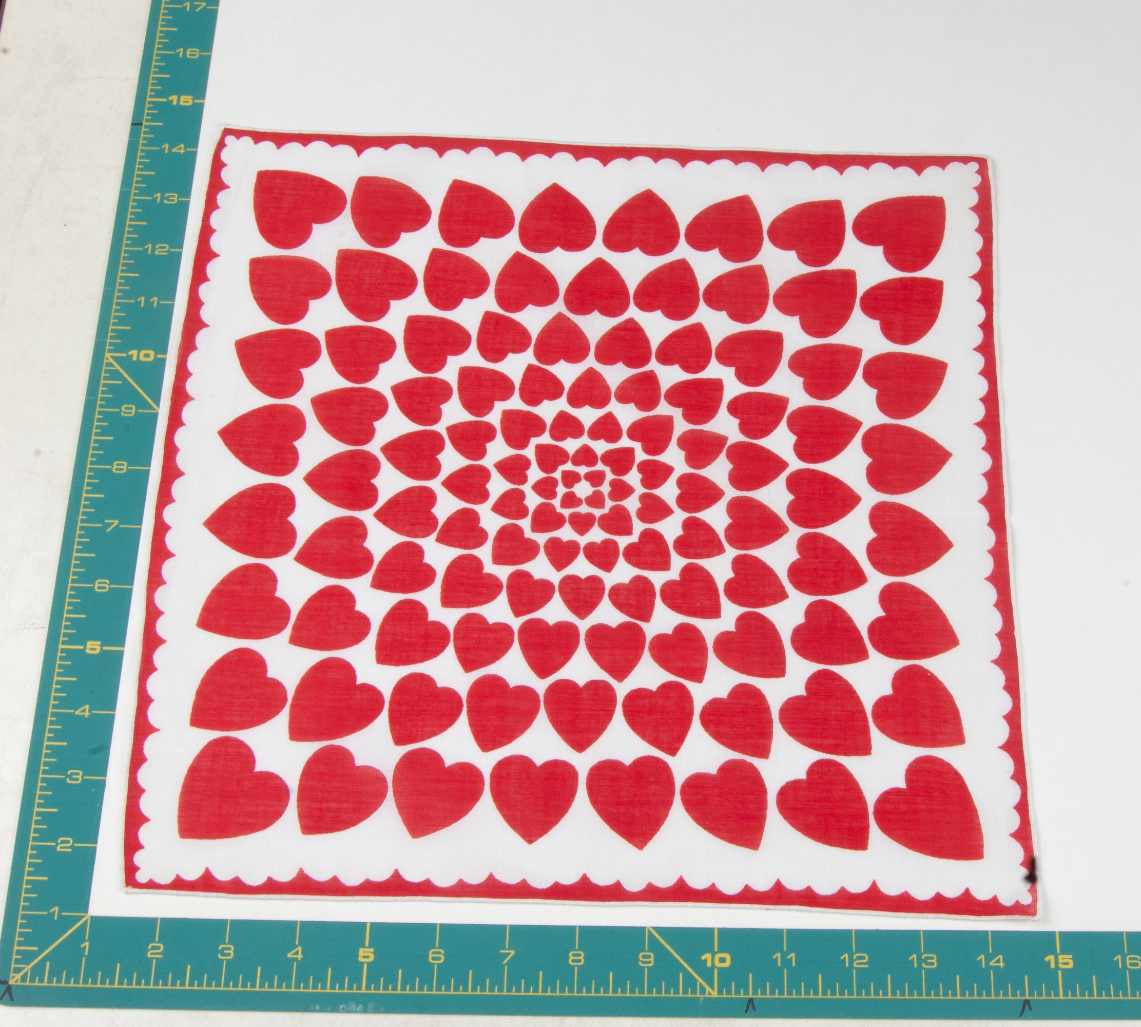 Heart/Valentines vintage handkerchief - h0057