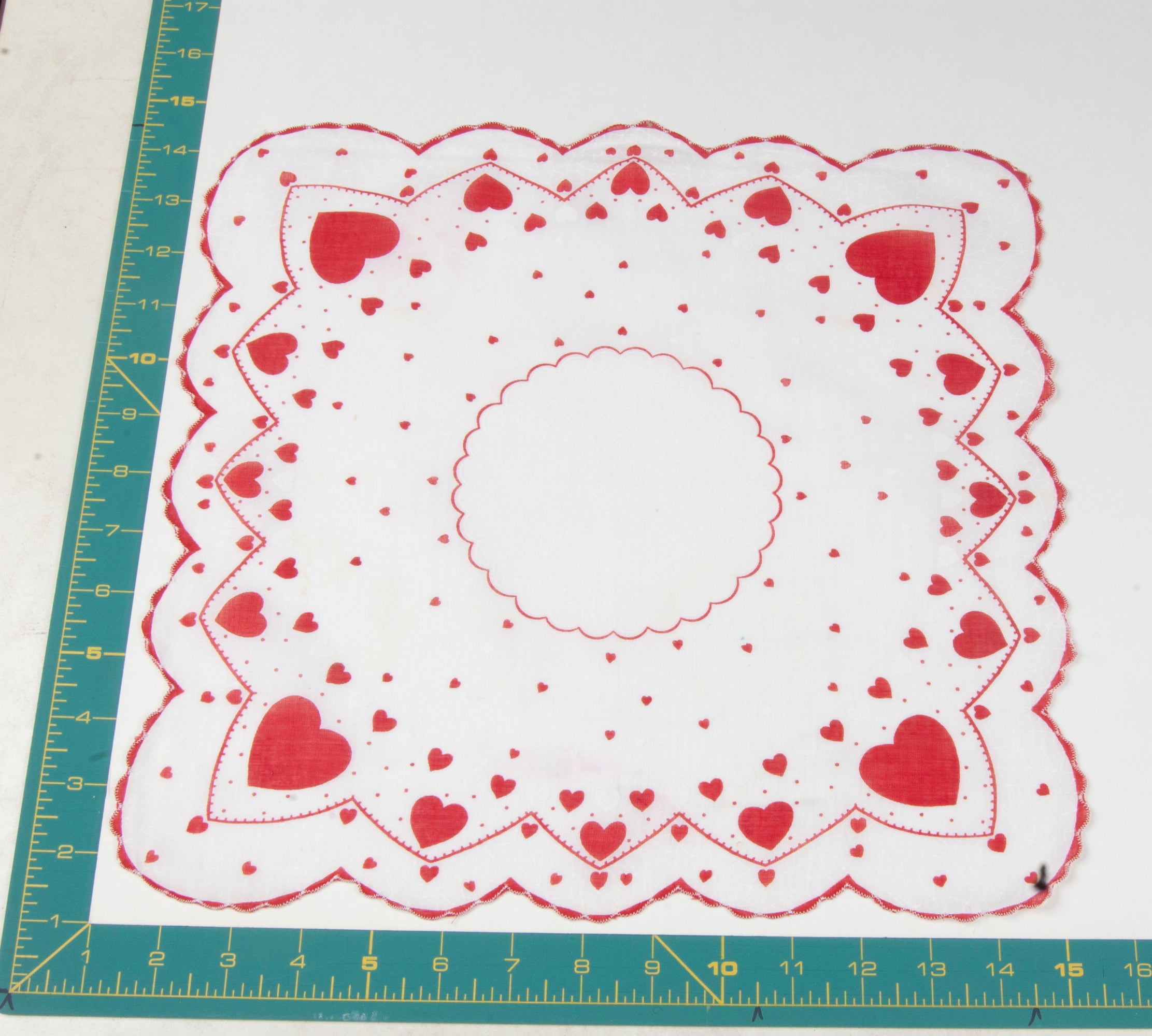 Heart/Valentines vintage handkerchief - h0058