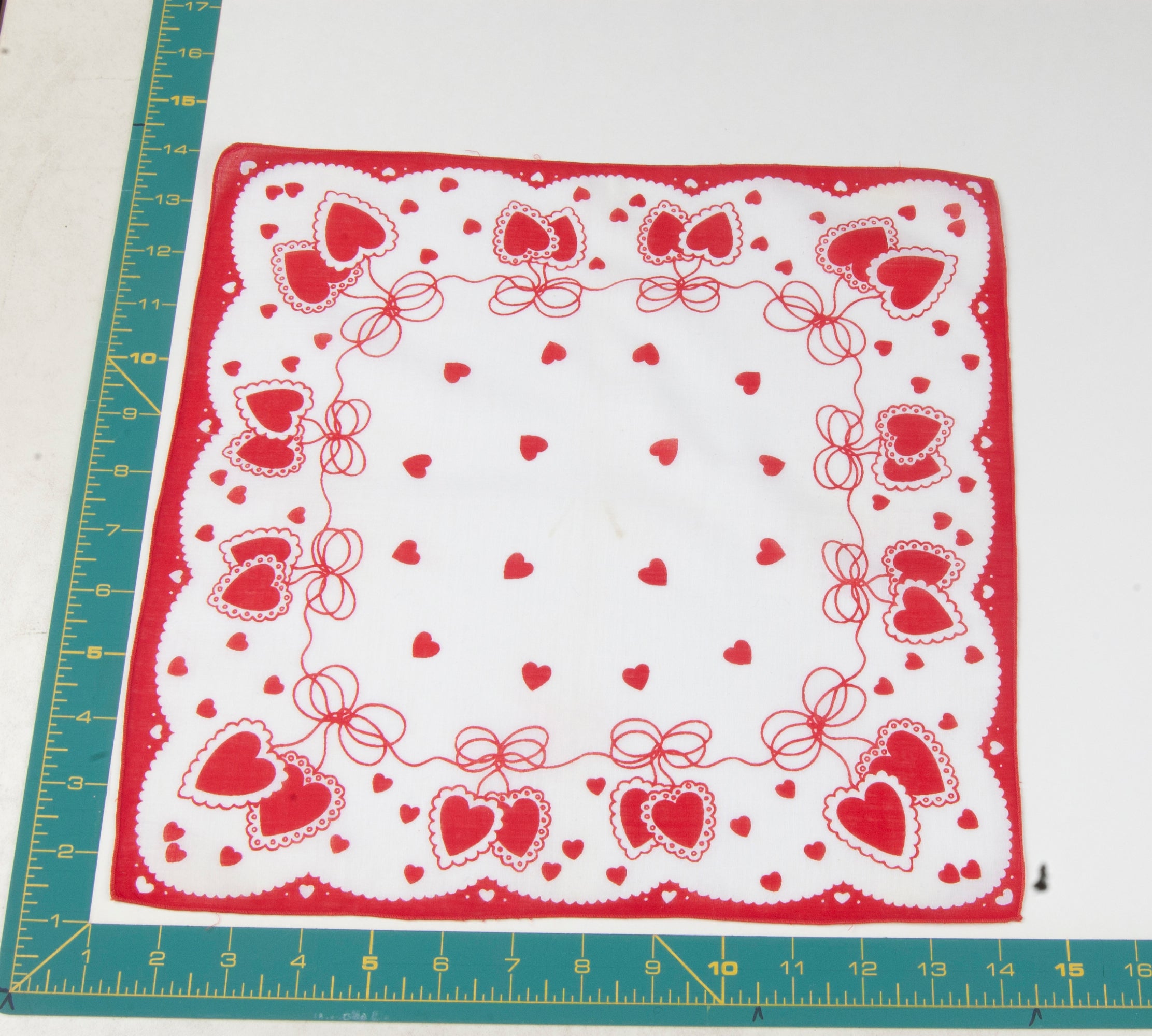 Heart/Valentines vintage handkerchief - h0059
