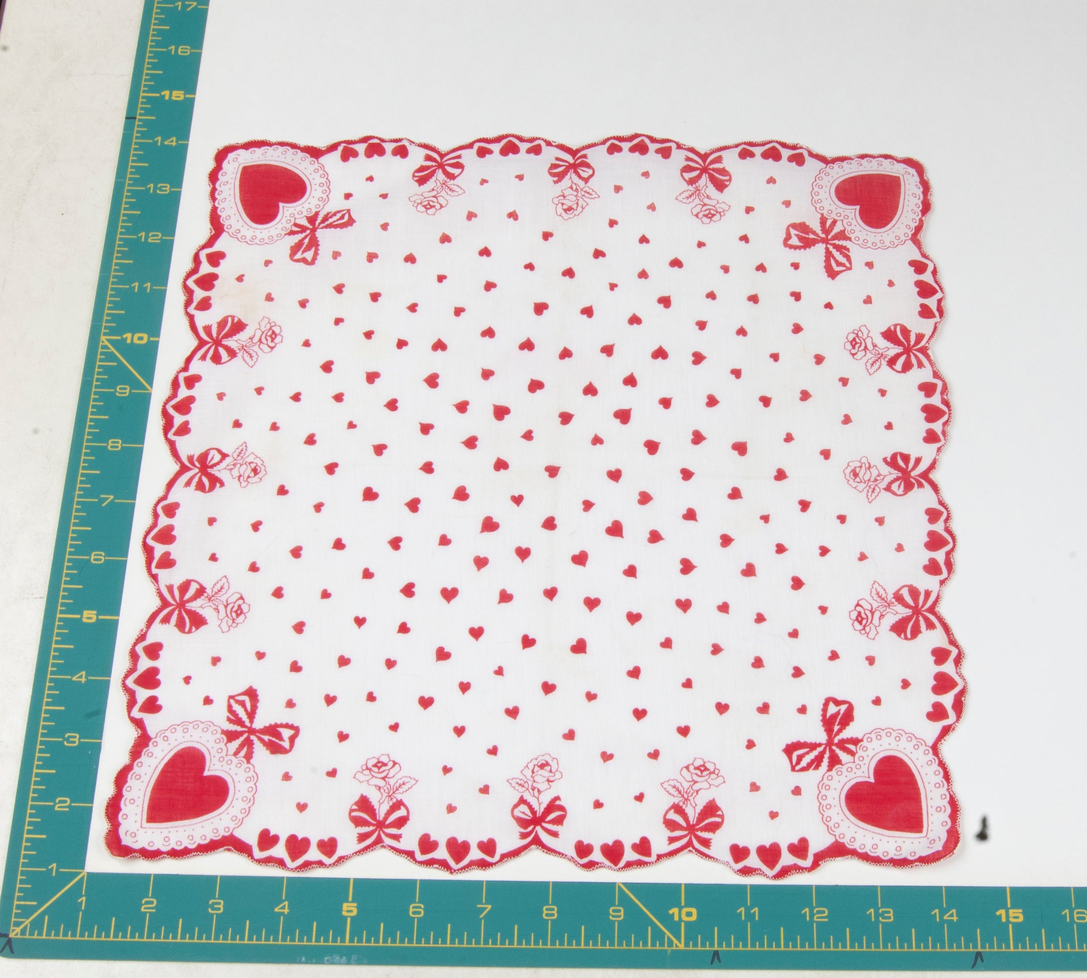 Heart/Valentines vintage handkerchief - h0066