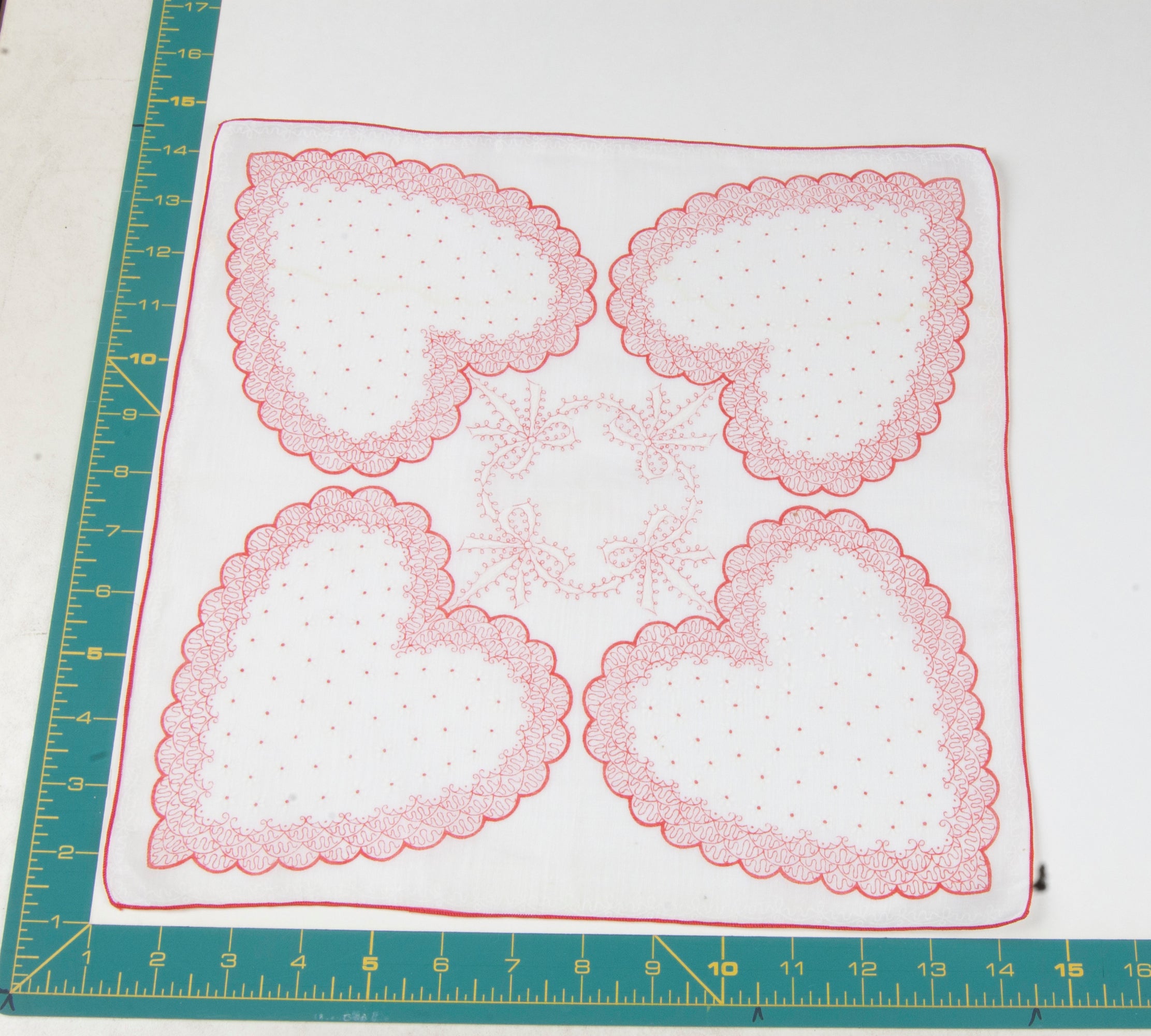 Heart/Valentines vintage handkerchief - h0070