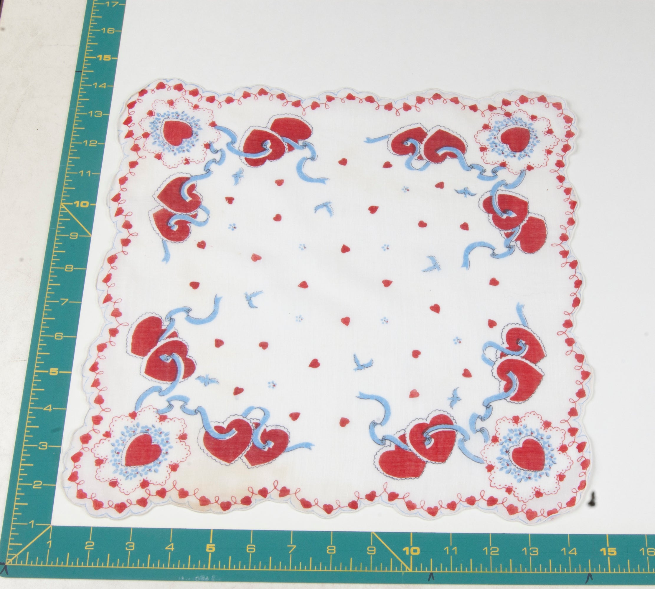 Heart/Valentines vintage handkerchief - h0071