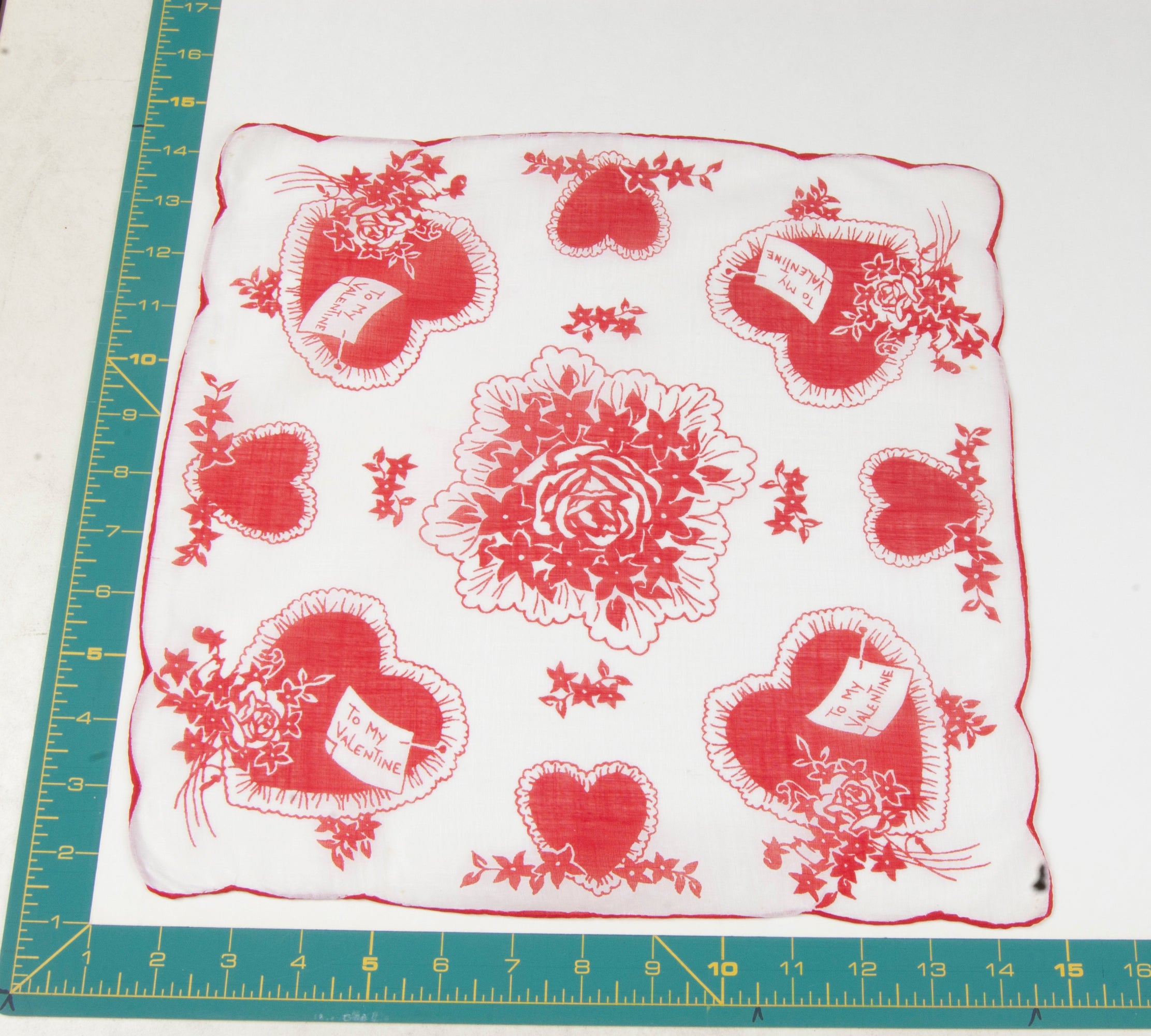 Heart/Valentines vintage handkerchief - h0073