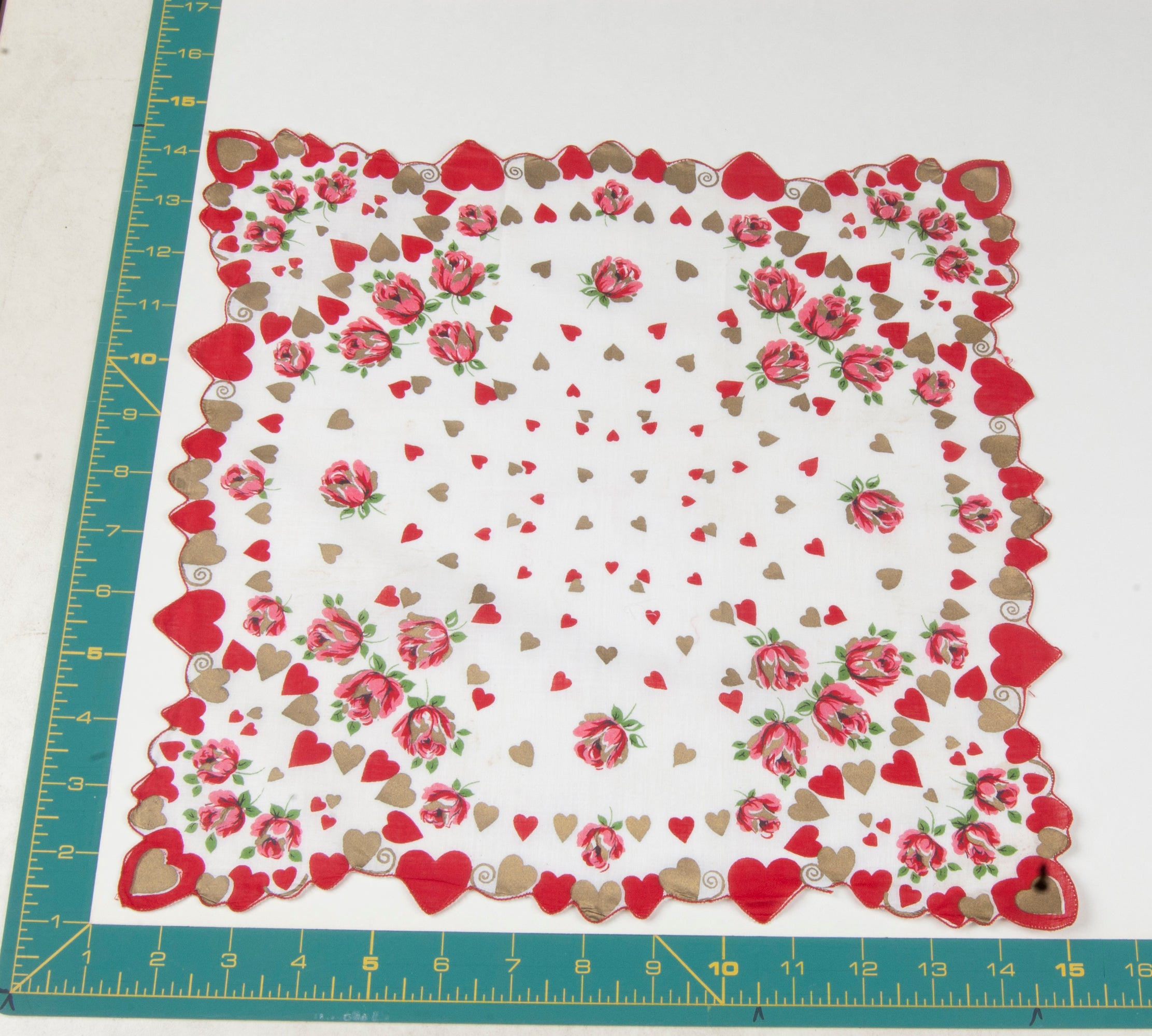 Heart/Valentines vintage handkerchief - h0074
