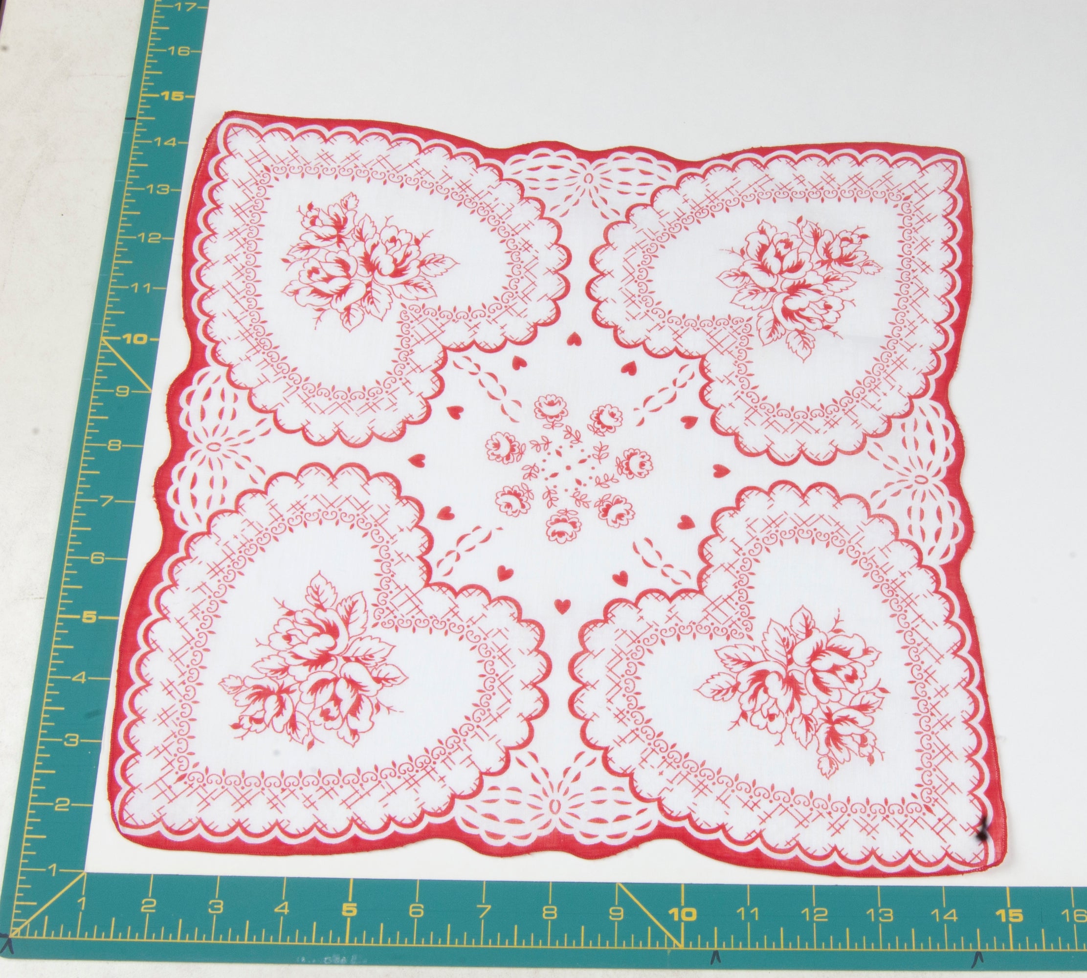 Heart/Valentines vintage handkerchief - h0079