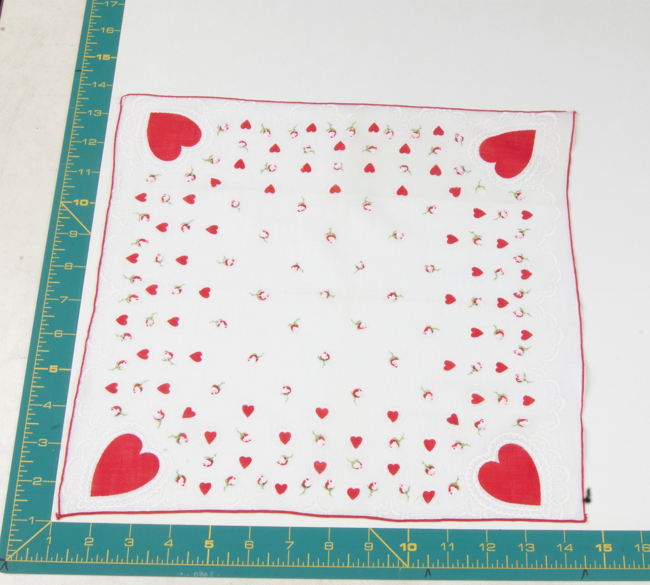 Heart/Valentines vintage handkerchief - h0080