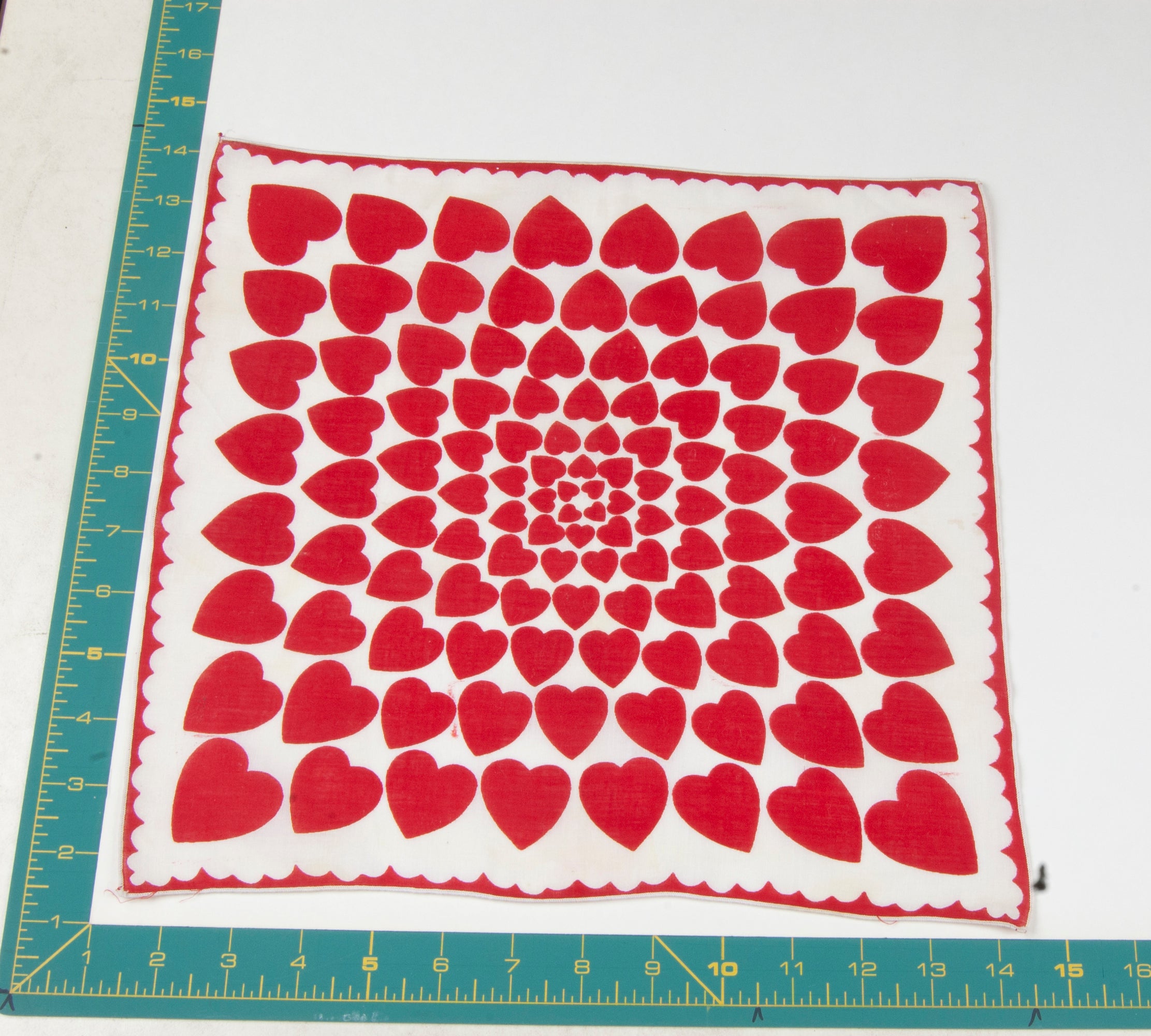 Heart/Valentines vintage handkerchief - h0082