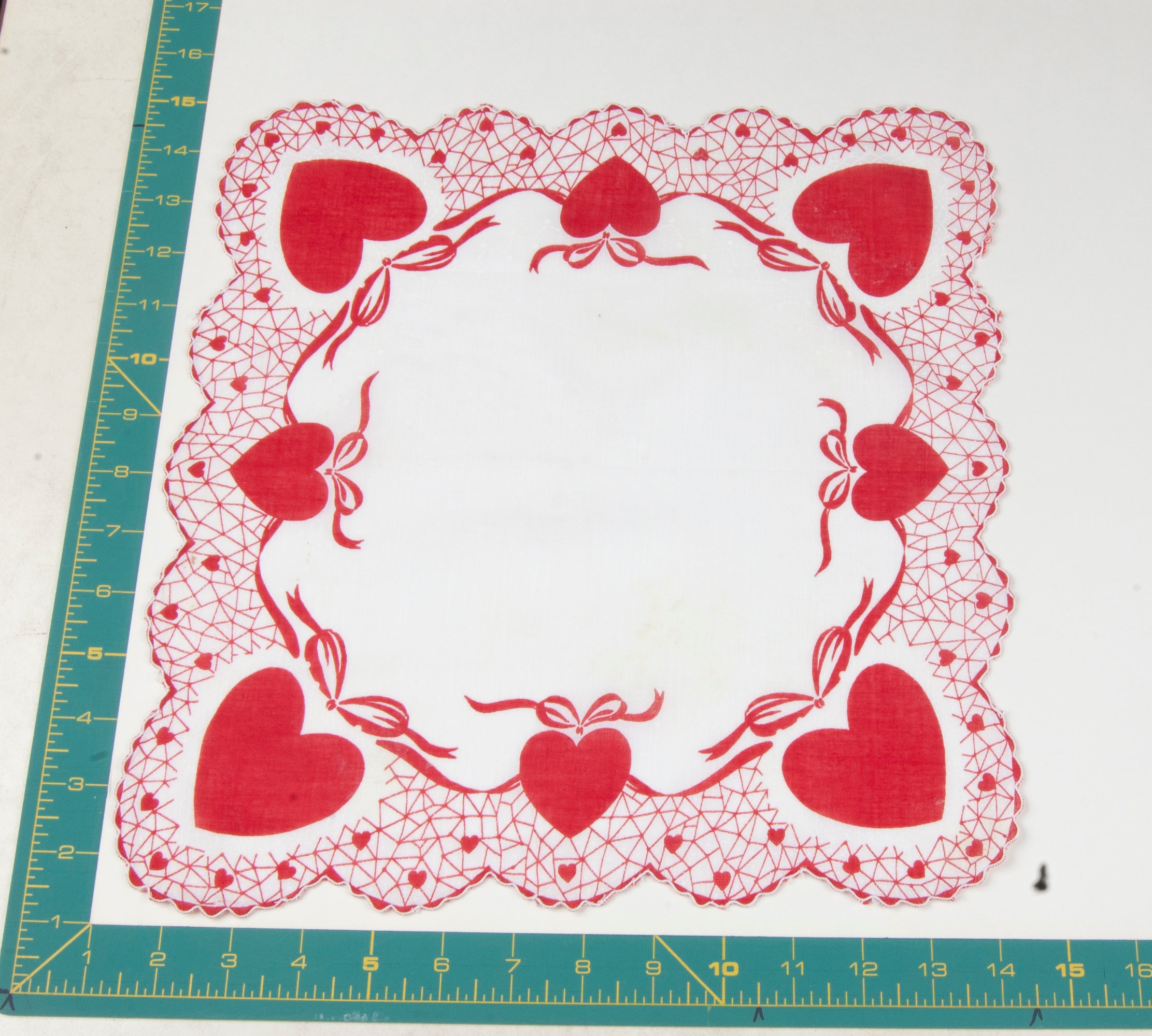 Heart/Valentines vintage handkerchief - h0084