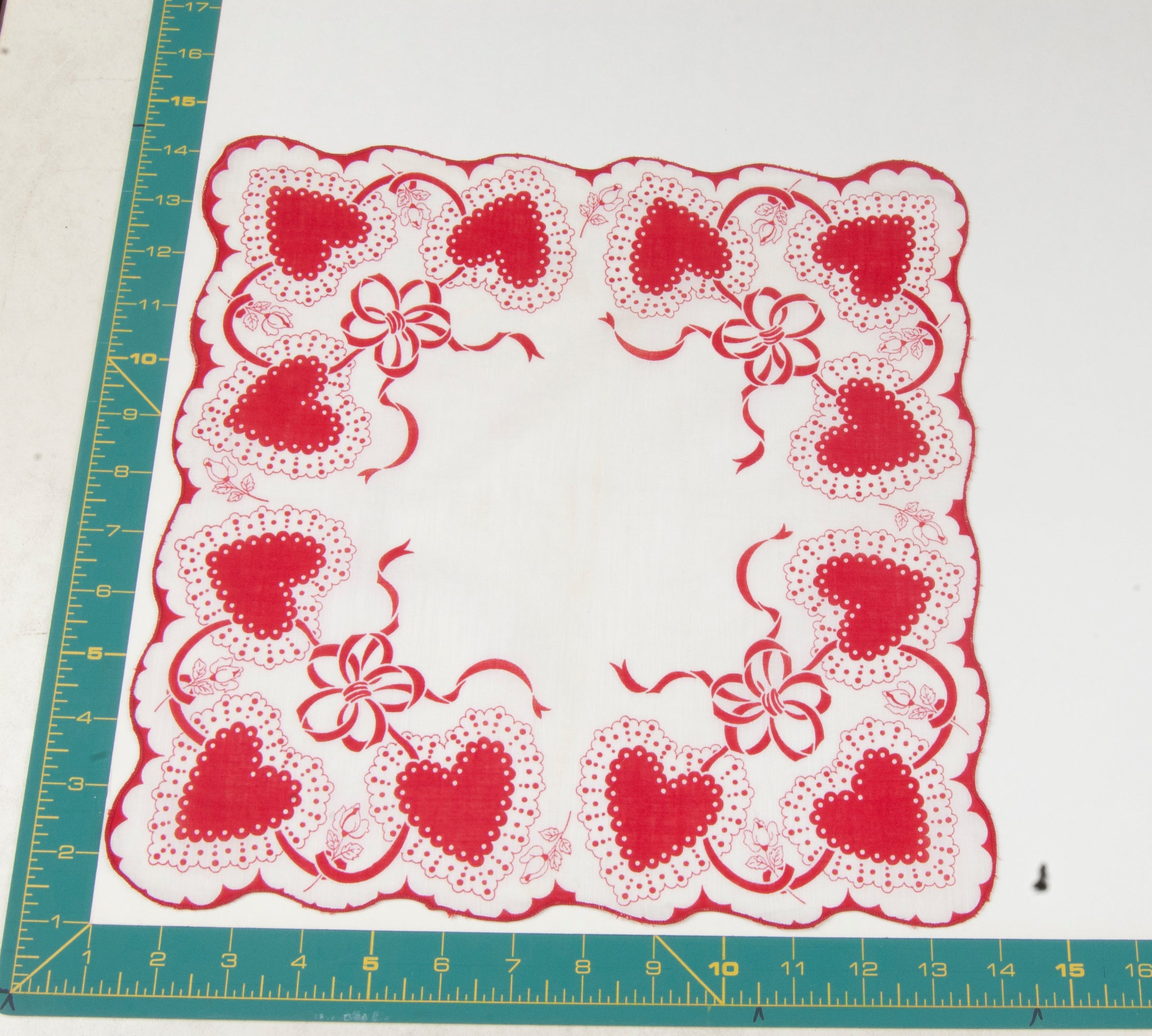 Heart/Valentines vintage handkerchief - h0085