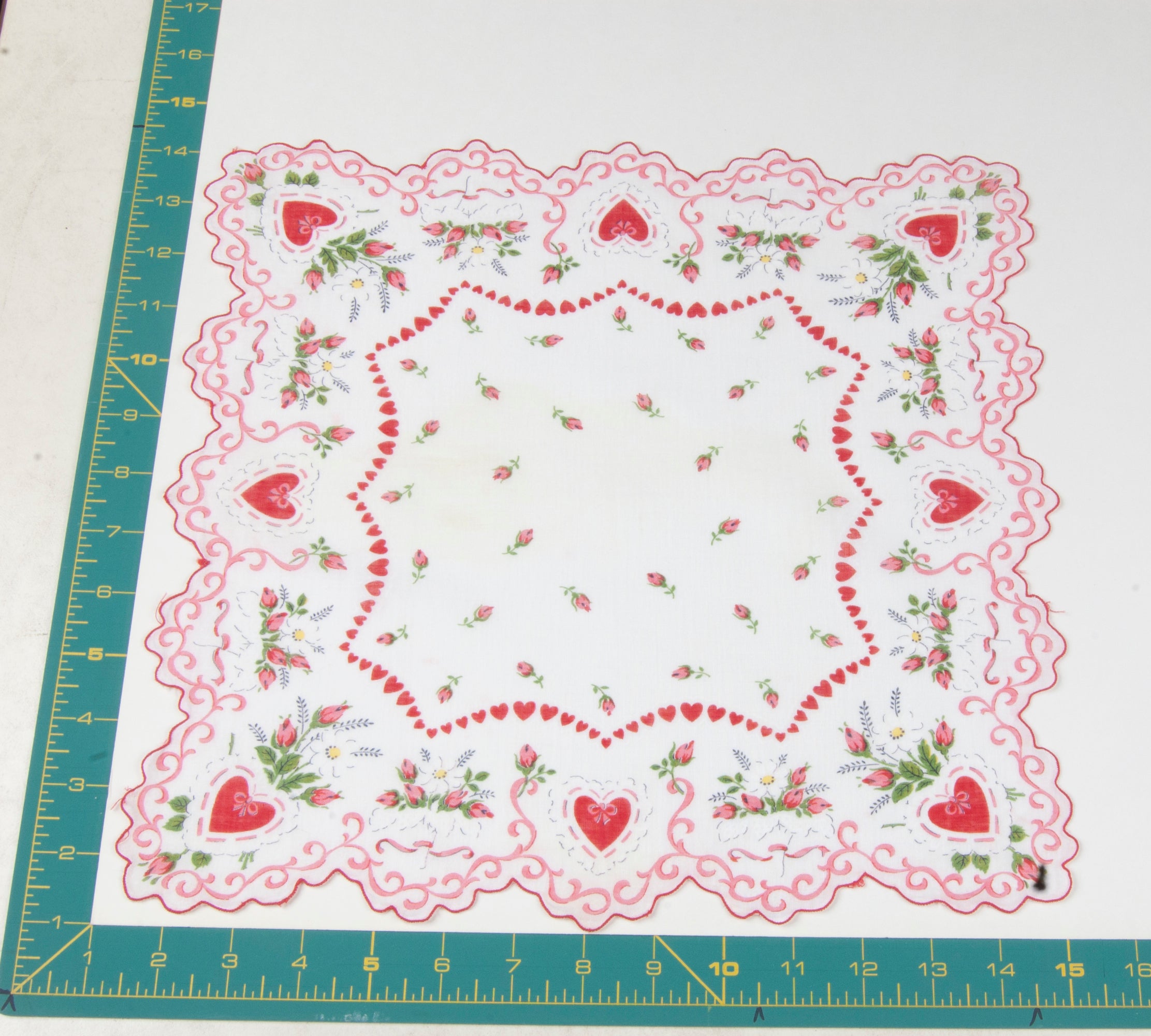 Heart/Valentines vintage handkerchief - h0094
