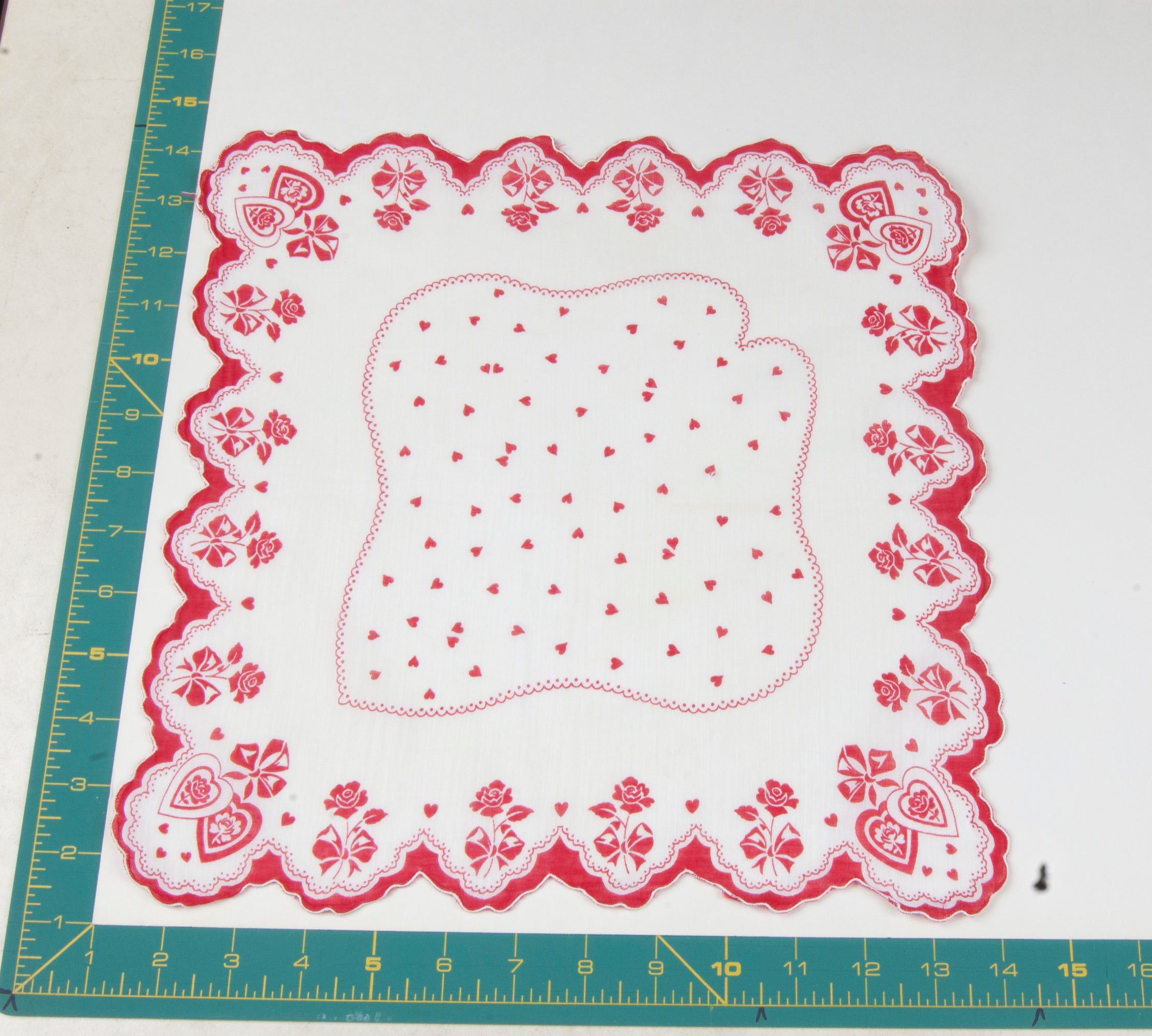 Heart/Valentines vintage handkerchief - h0105