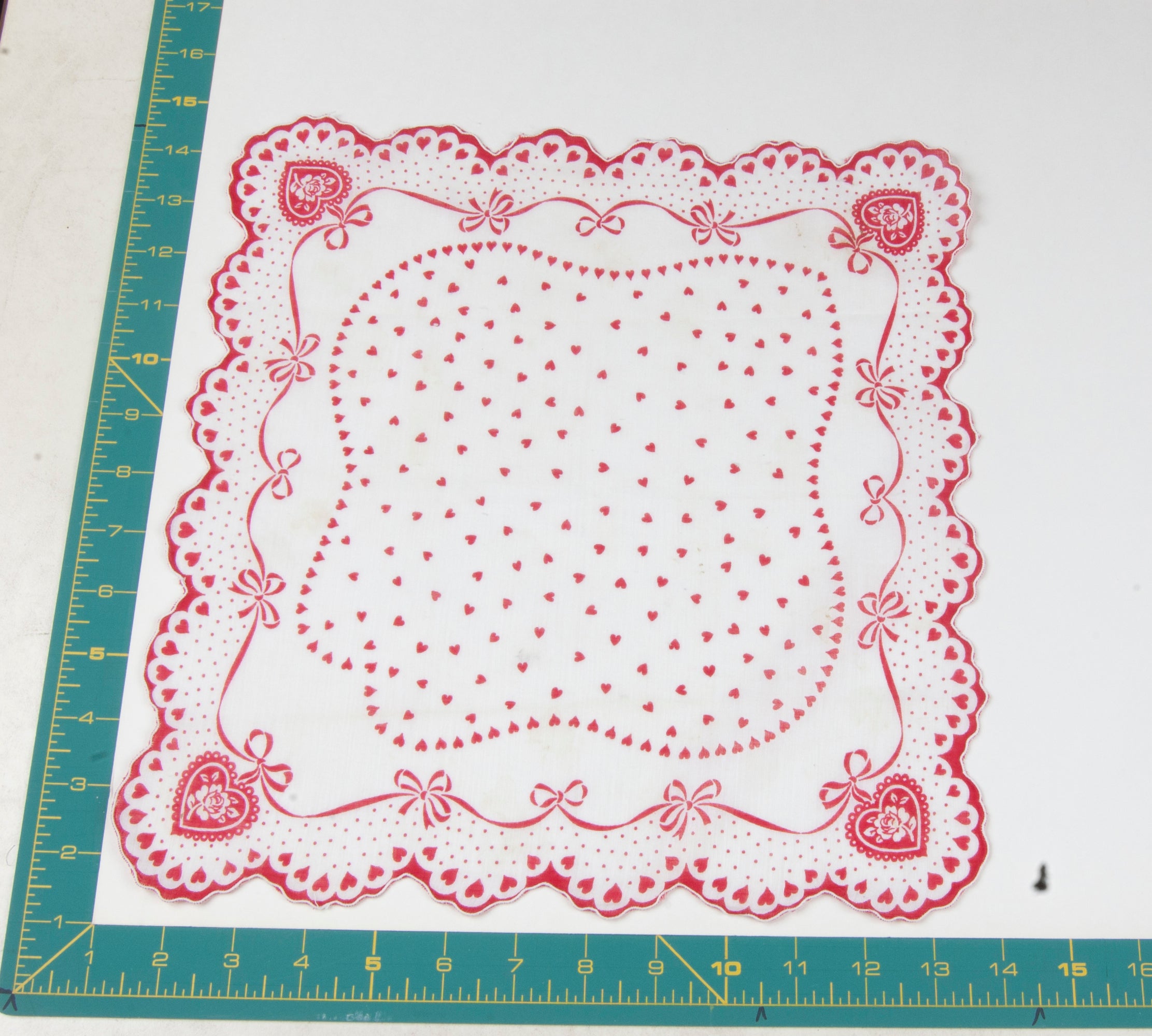 Heart/Valentines vintage handkerchief - h0108