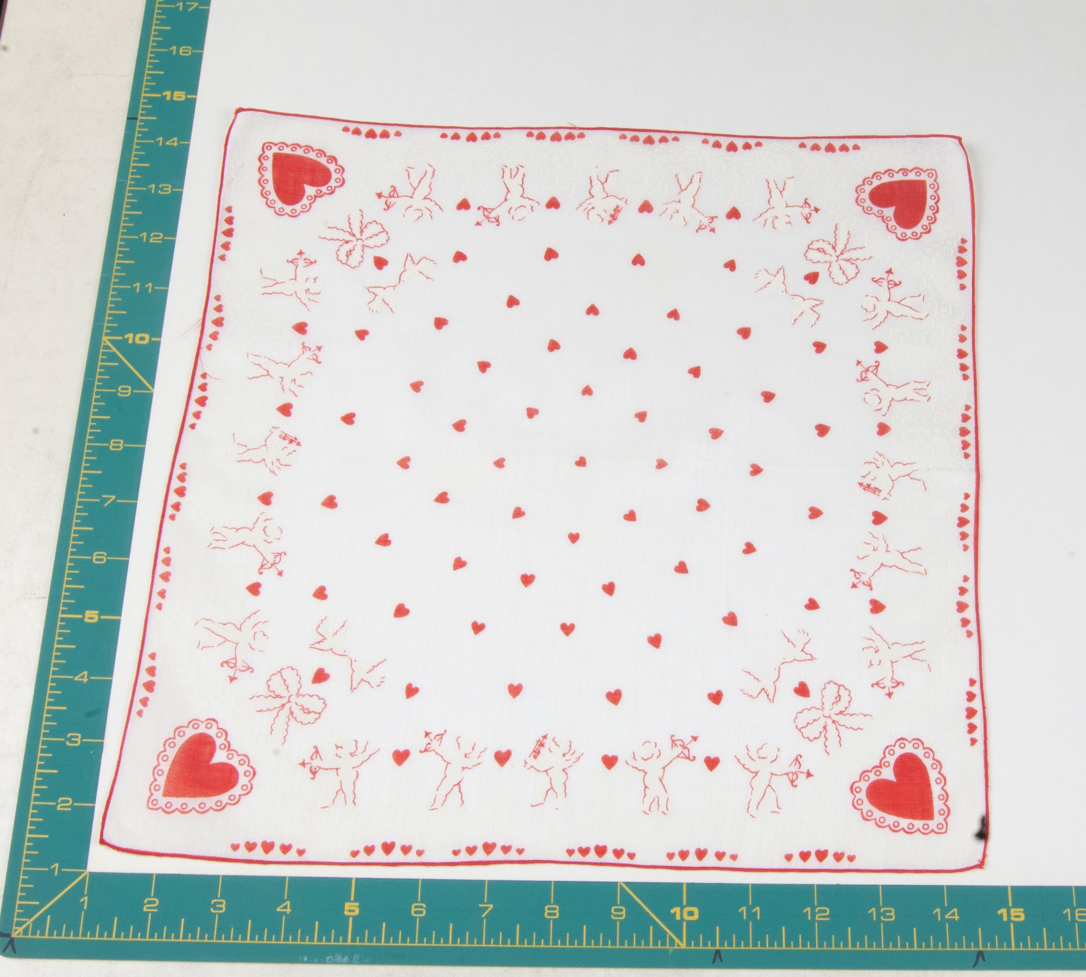 Heart/Valentines vintage handkerchief - h0118