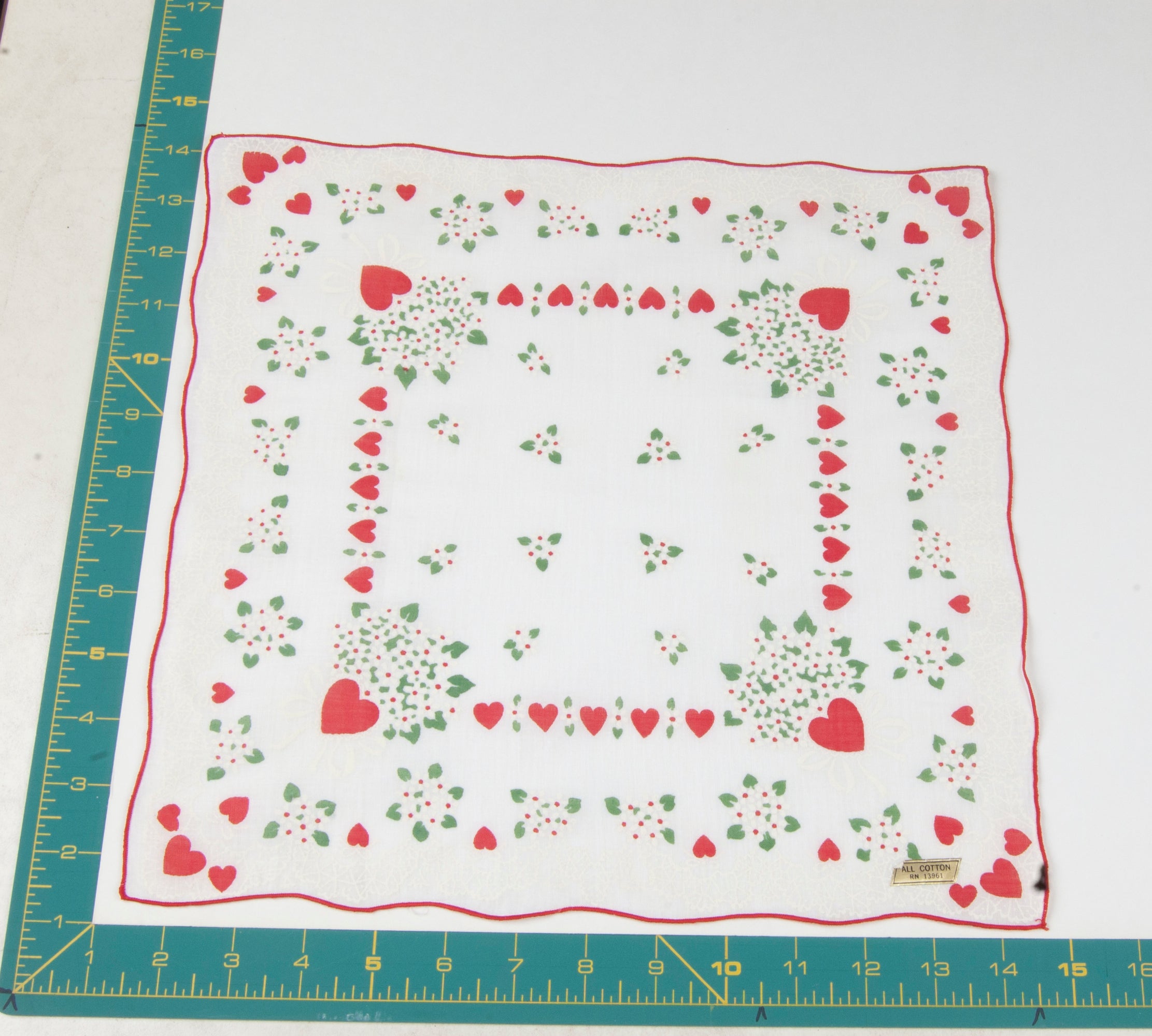Heart/Valentines vintage handkerchief - h0121